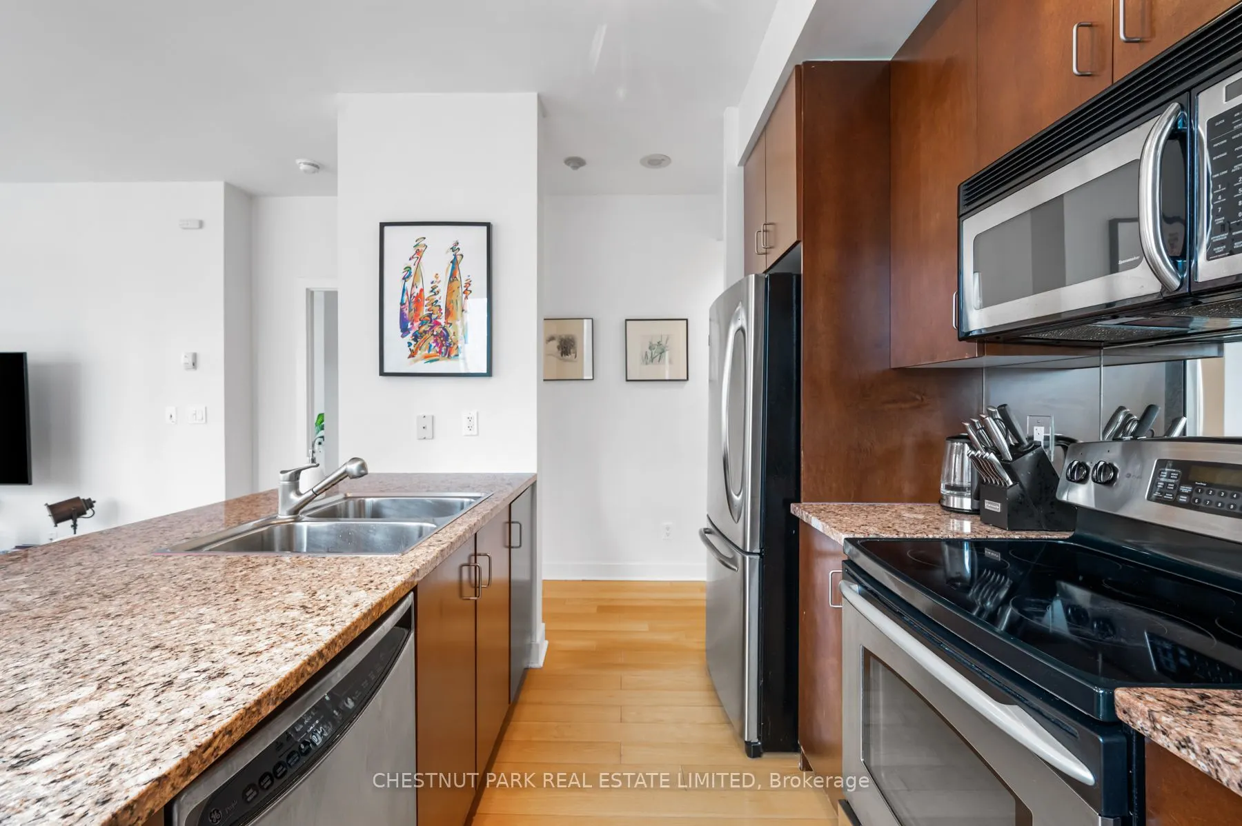 438 King Street W, #308