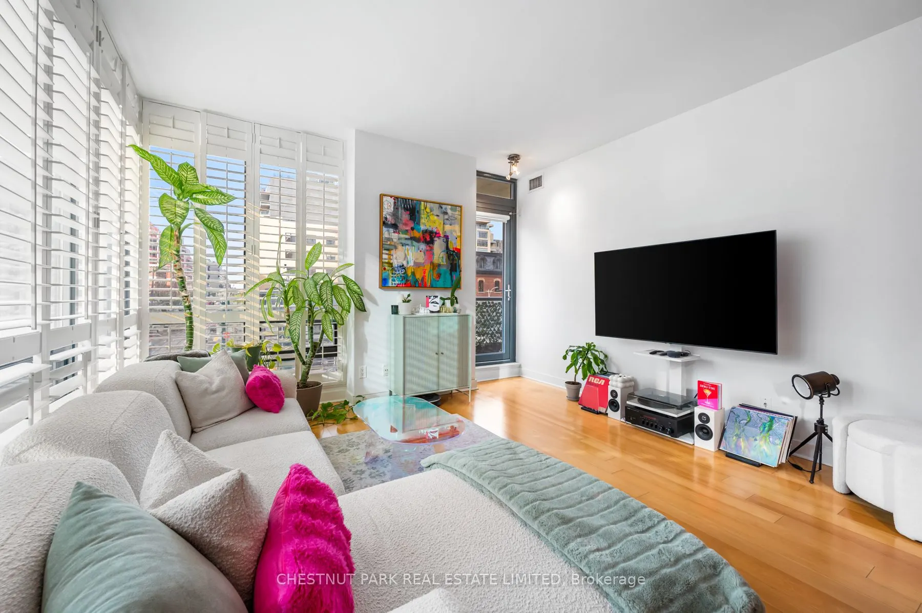 438 King Street W, #308