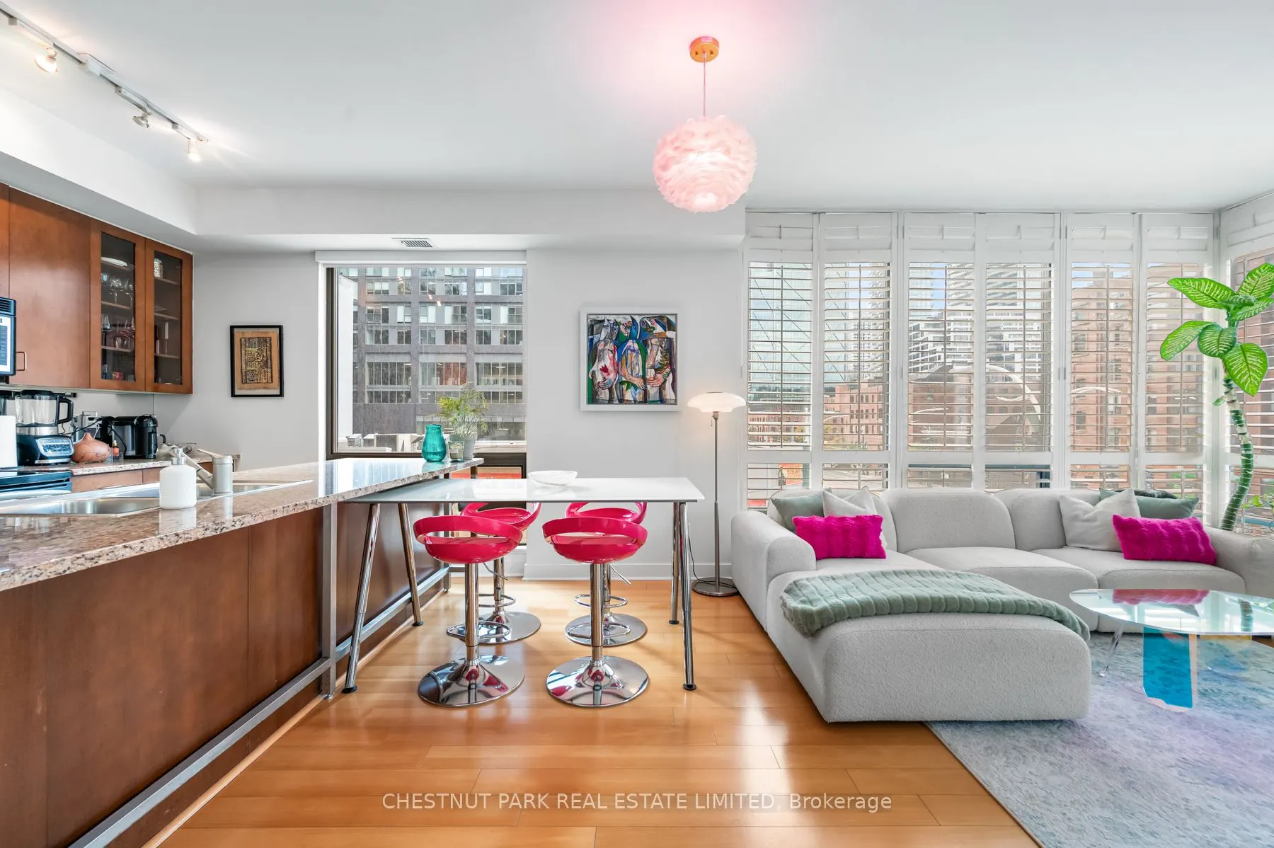 438 King Street W, #308