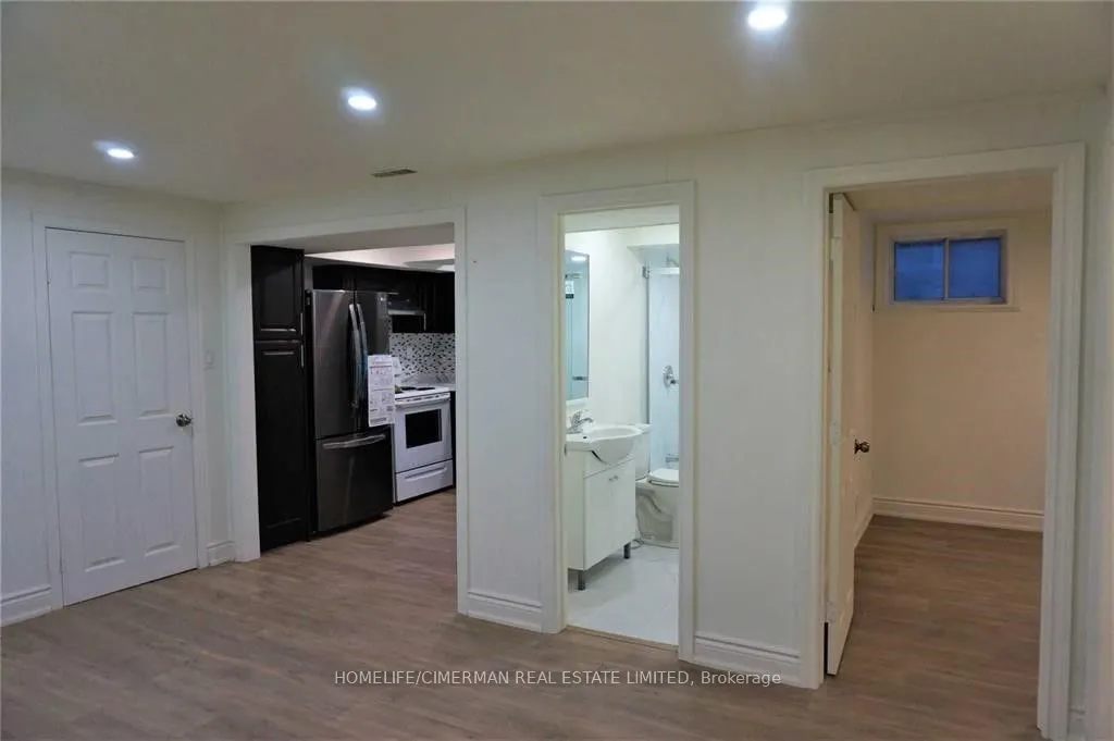 22 OTONABEE Avenue, #LOWER #B