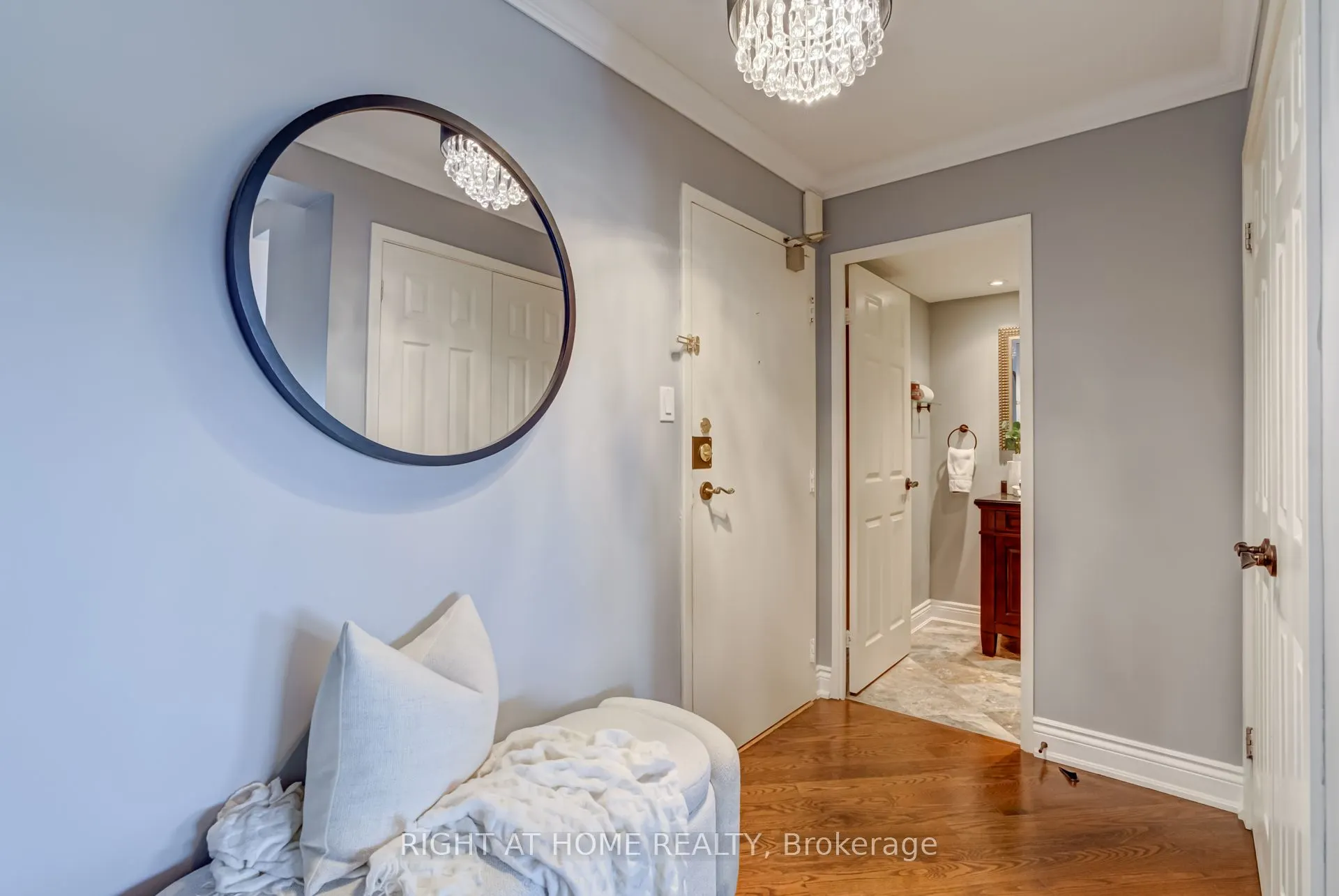 65 Skymark Drive, #707