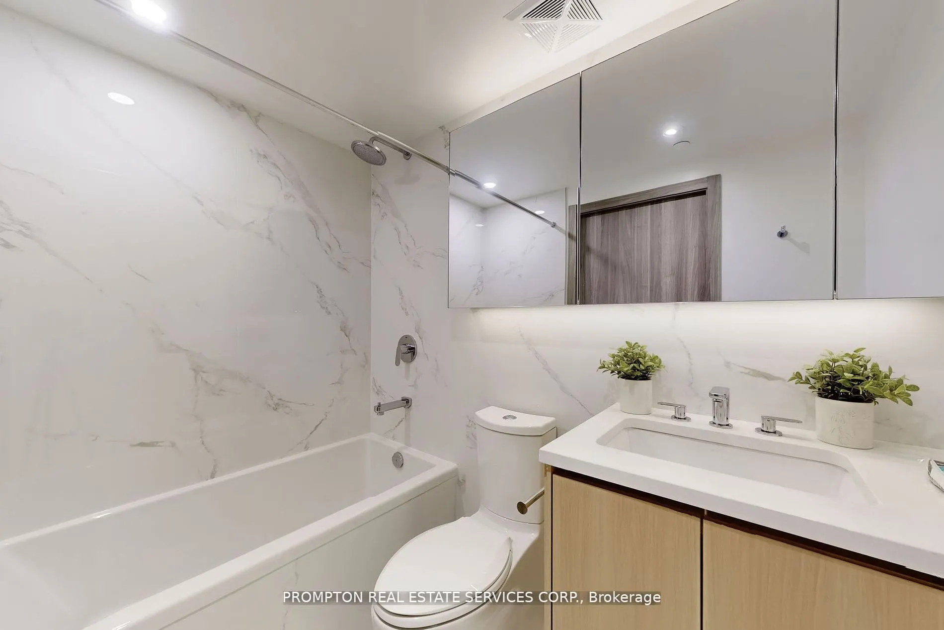 27 Mcmahon Drive, #3101