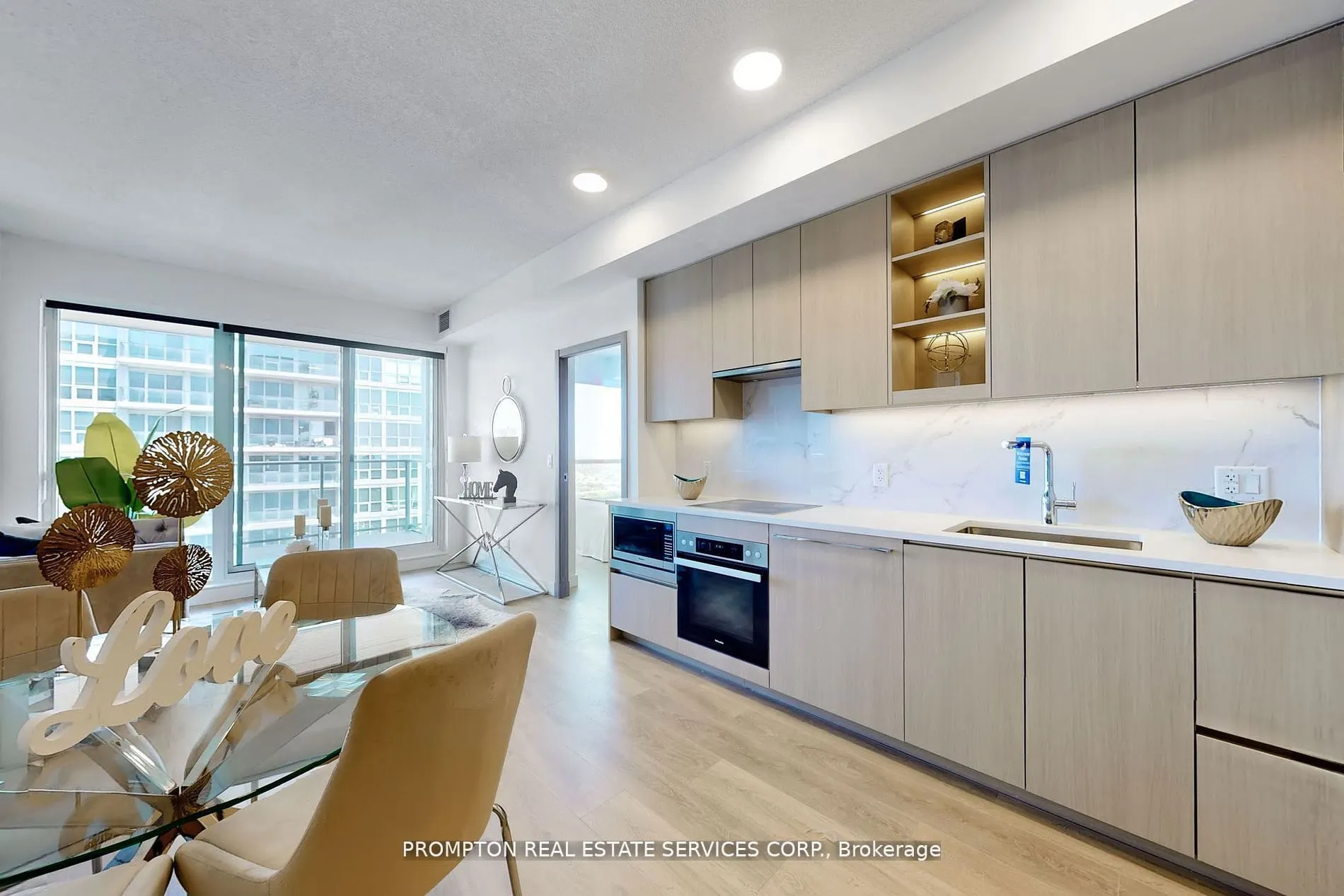 27 Mcmahon Drive, #3101