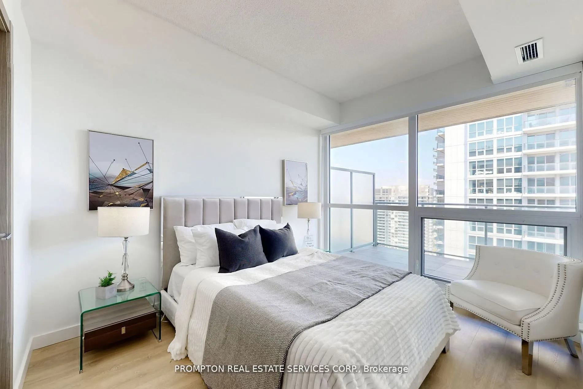 27 Mcmahon Drive, #3101