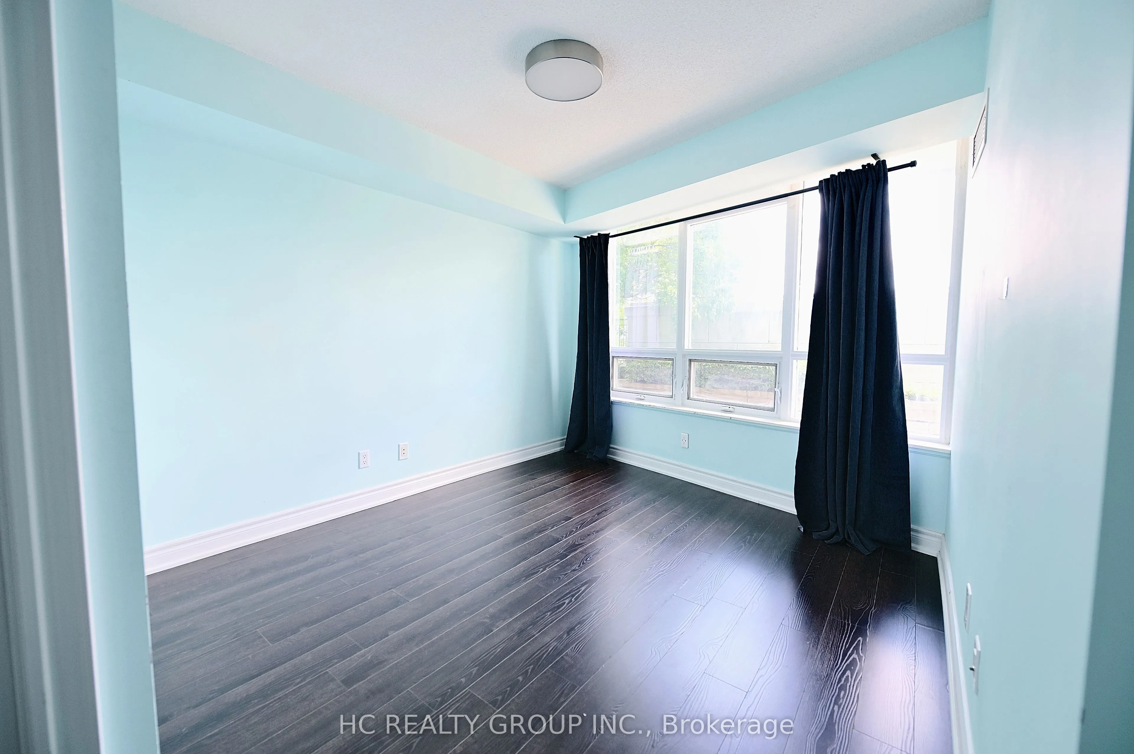 15 Greenview Avenue, #311