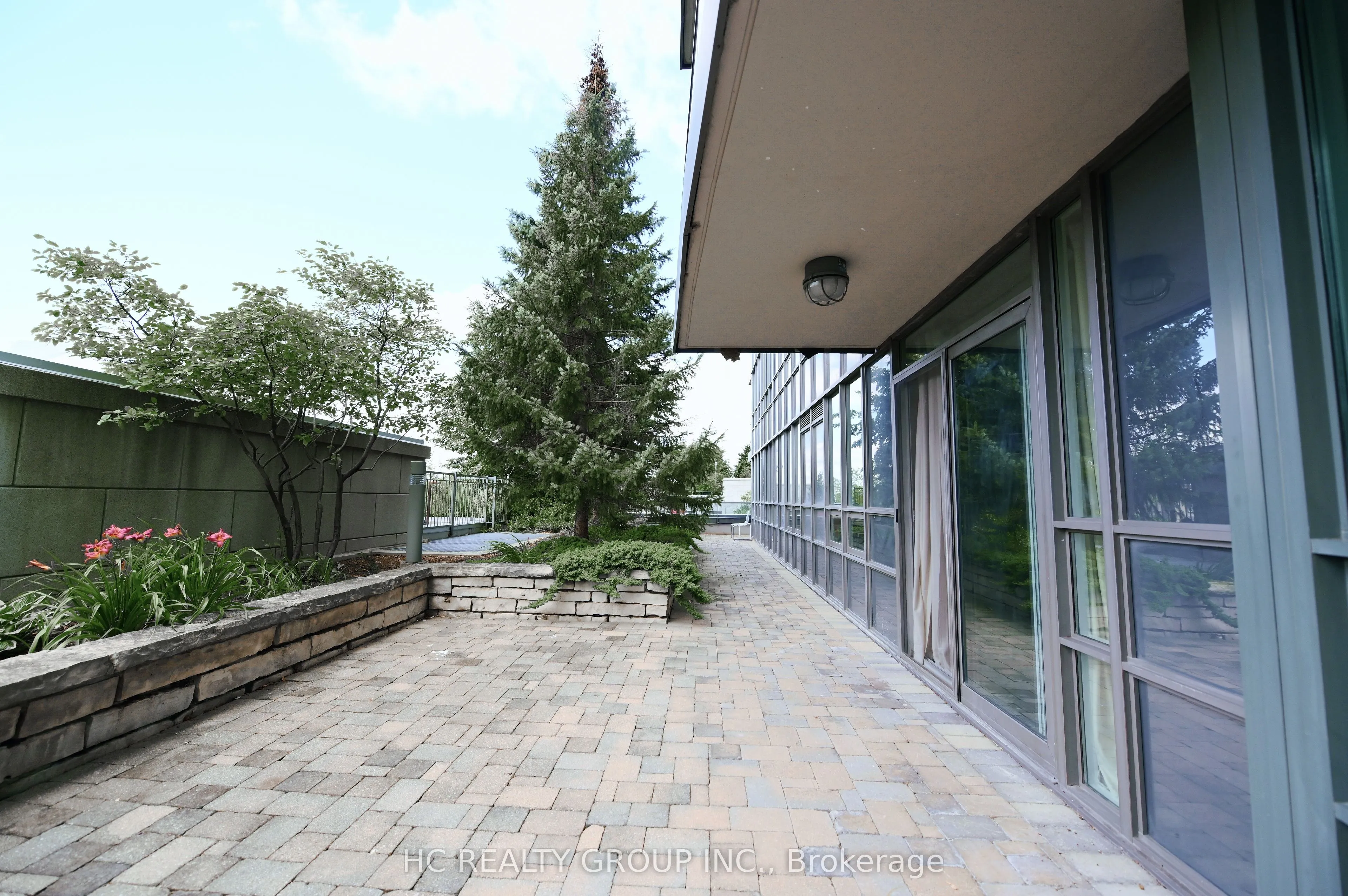 15 Greenview Avenue, #311
