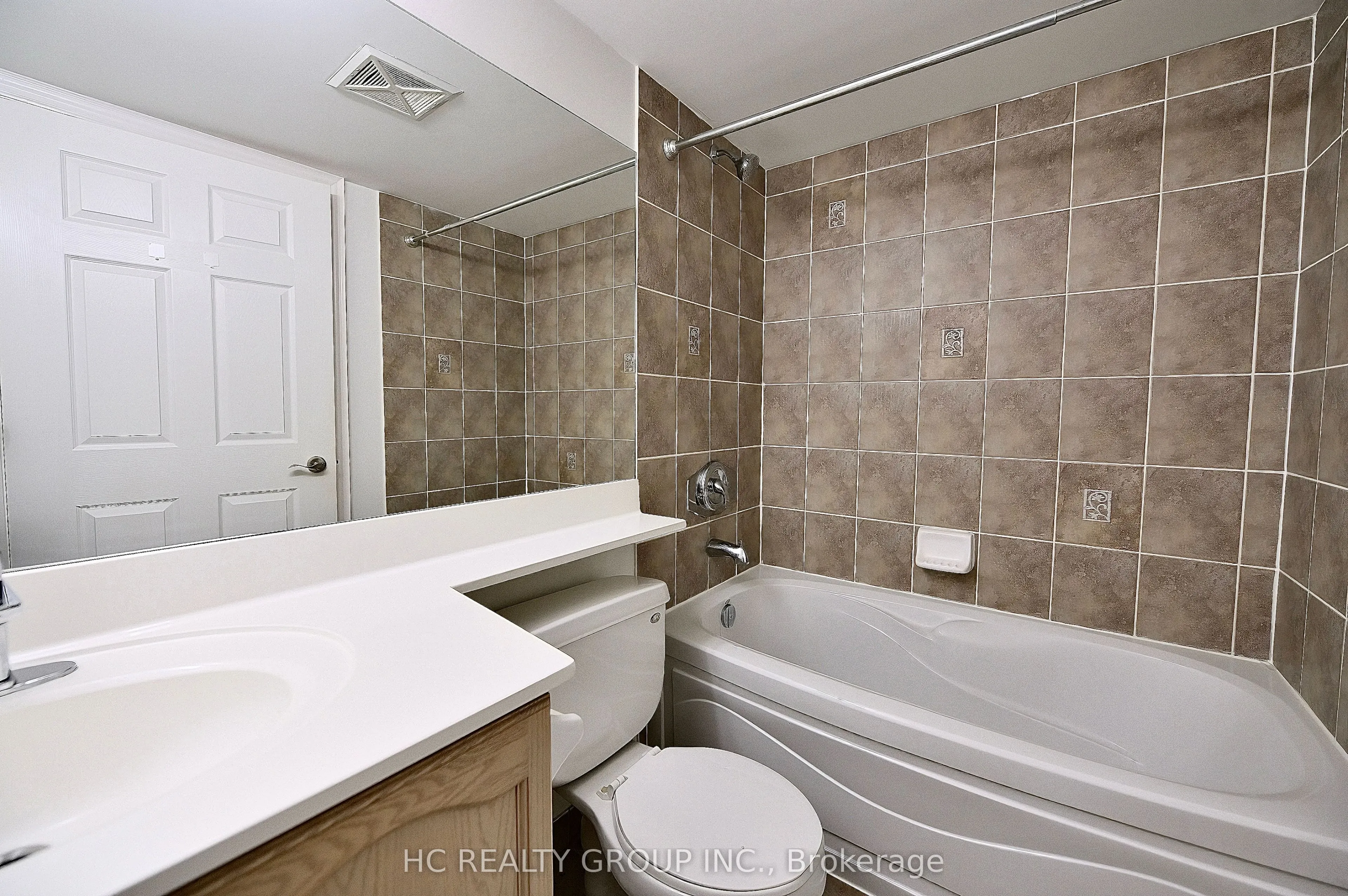 15 Greenview Avenue, #311