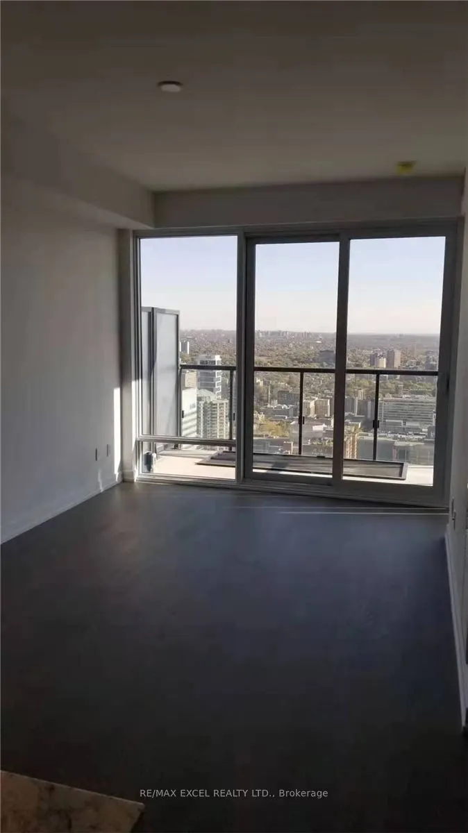 488 University Avenue, #2211