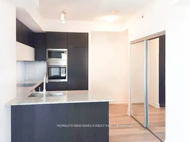 318 Richmond Street W, #2703