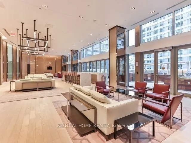 98 Lillian Street NE, #1815