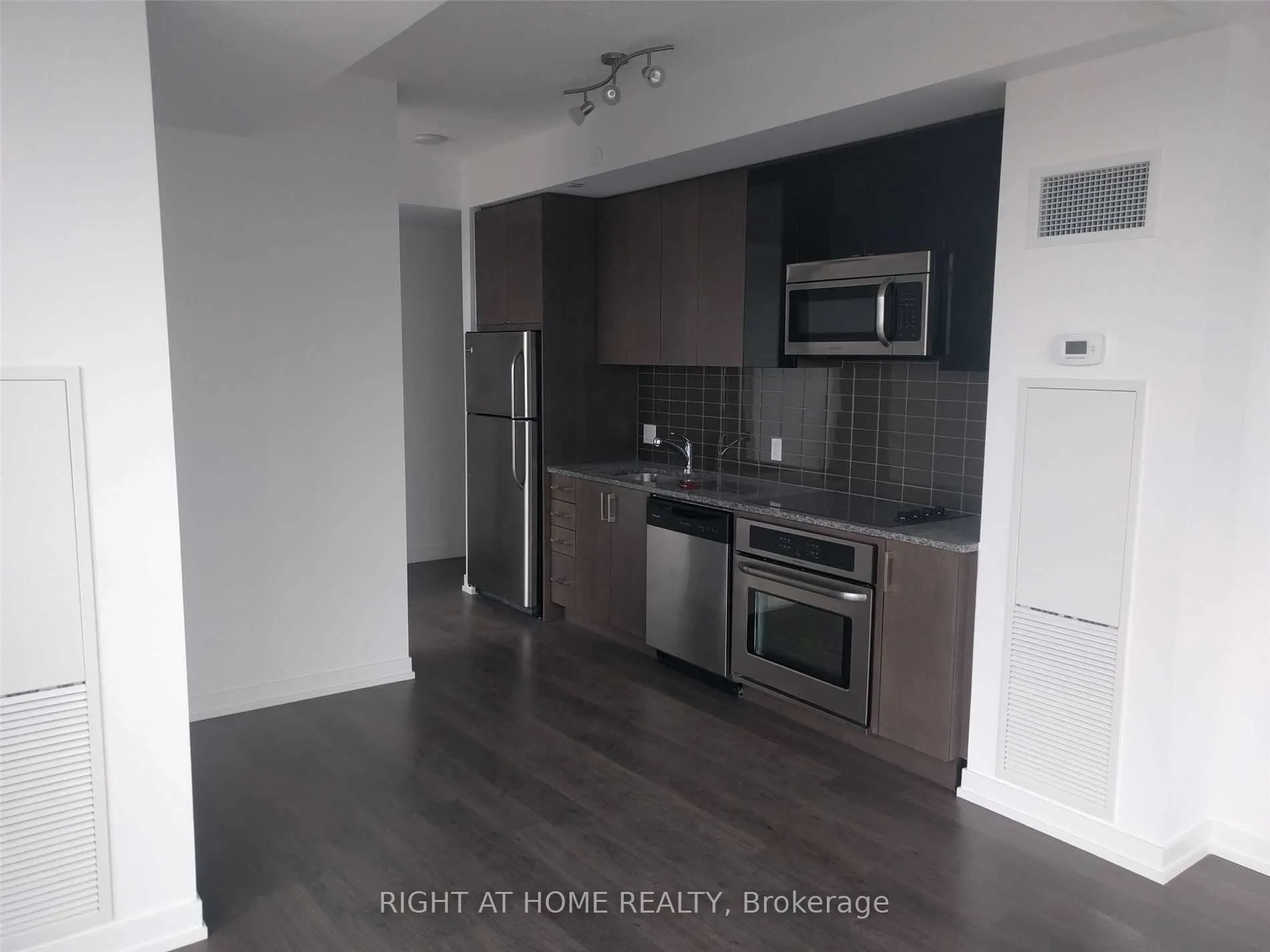 98 Lillian Street NE, #1815