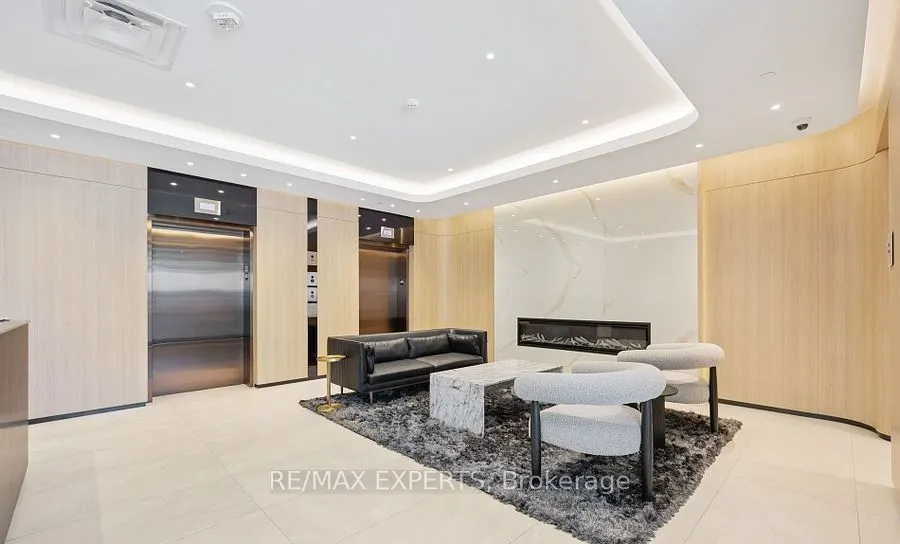 185 Alberta Avenue, #709