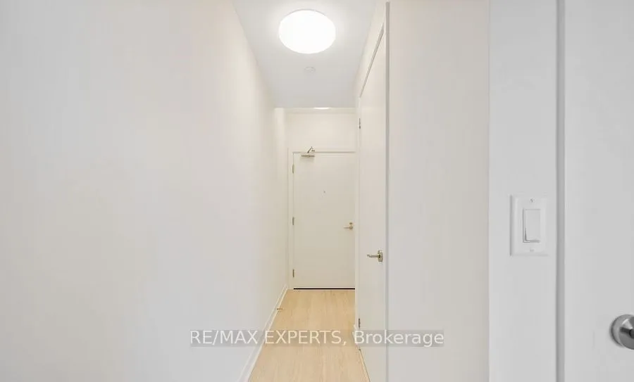 185 Alberta Avenue, #709