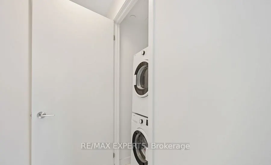 185 Alberta Avenue, #709