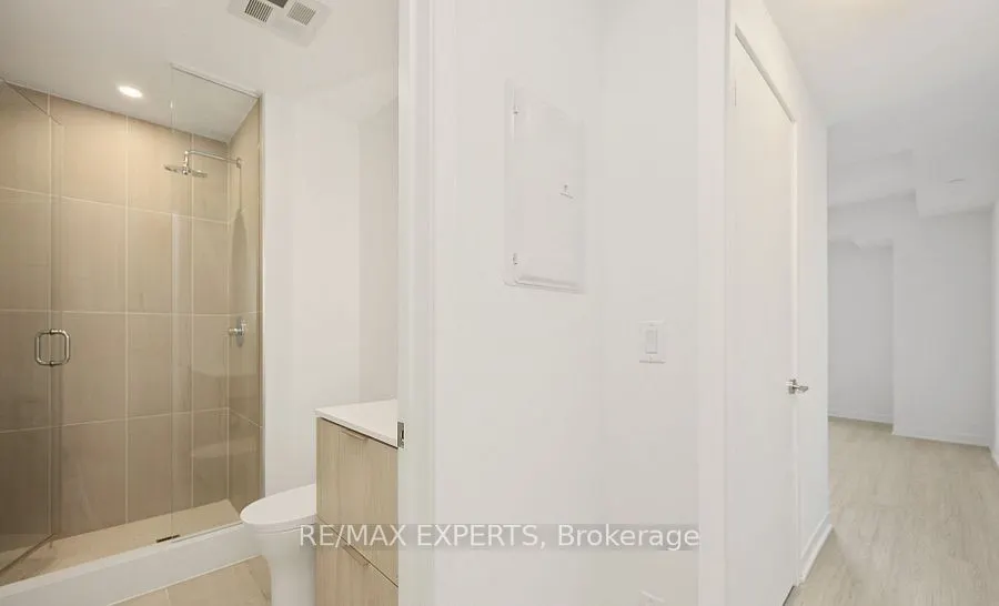 185 Alberta Avenue, #709