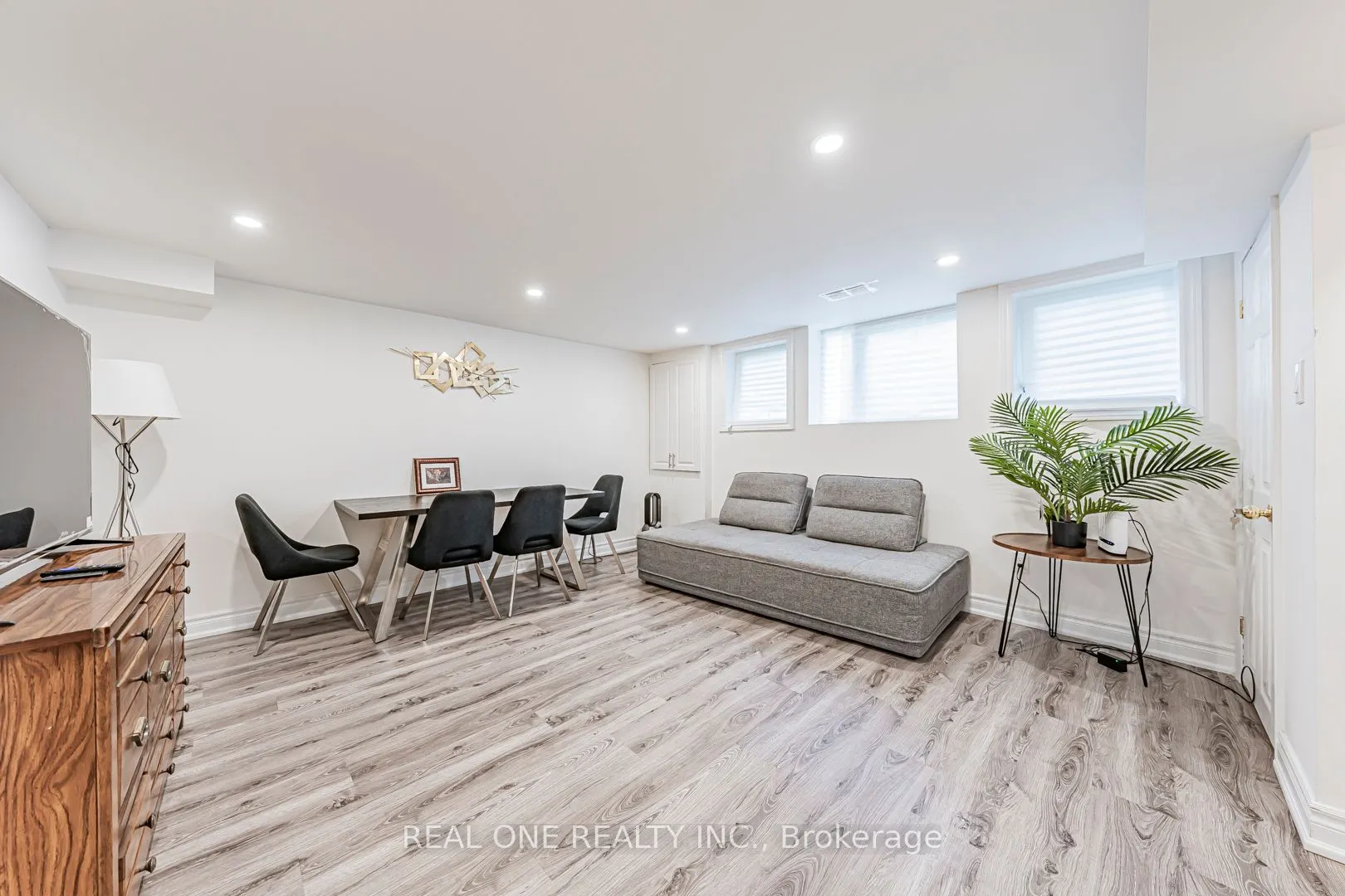 60 Paperbirch Drive