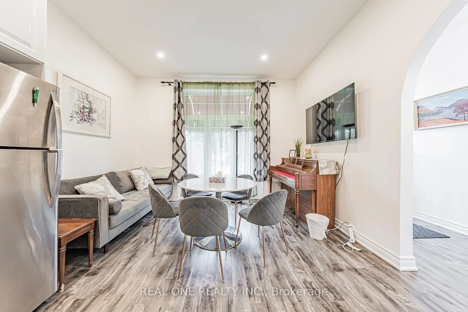 60 Paperbirch Drive