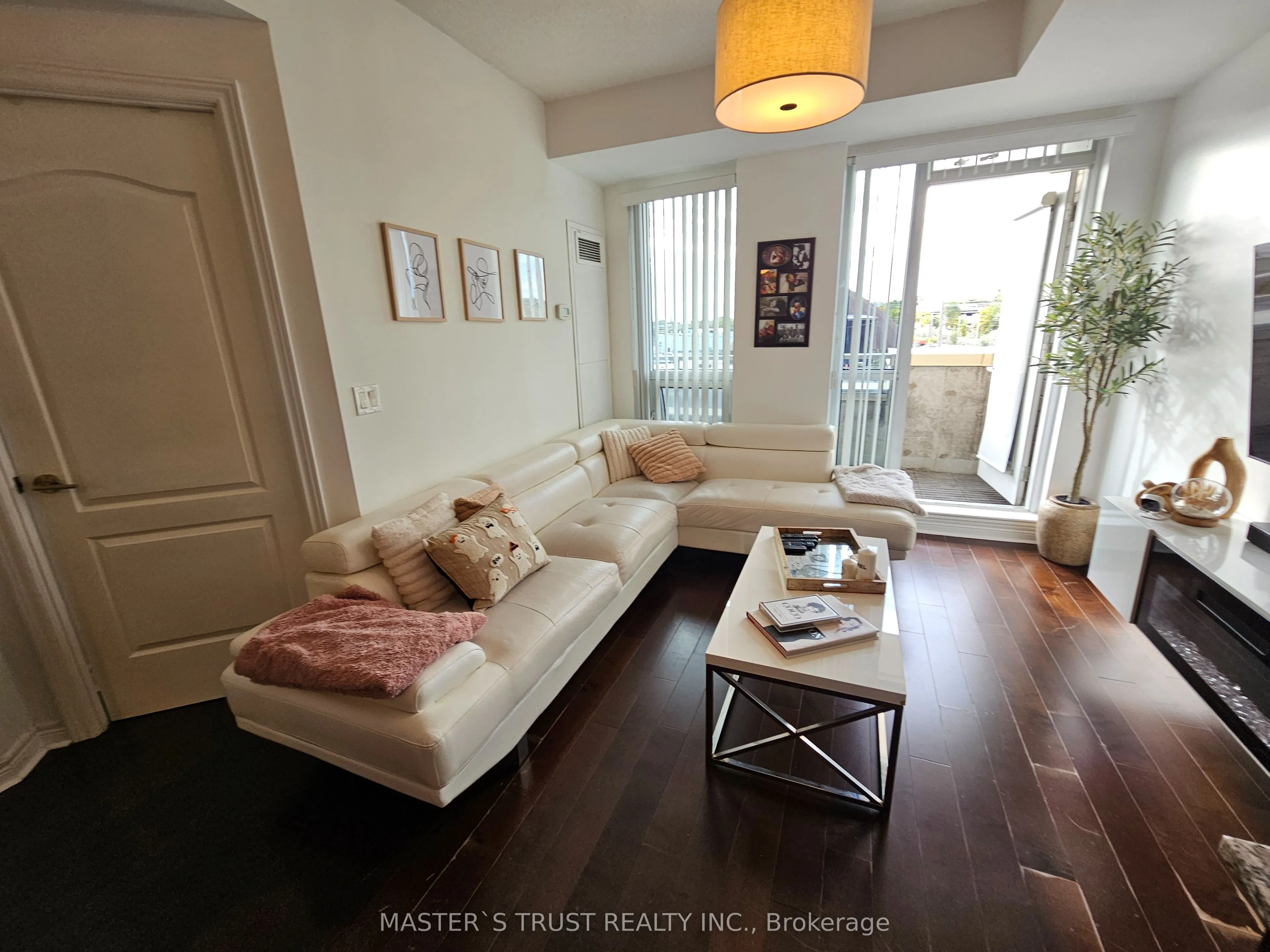2756 Old Leslie Street, #215