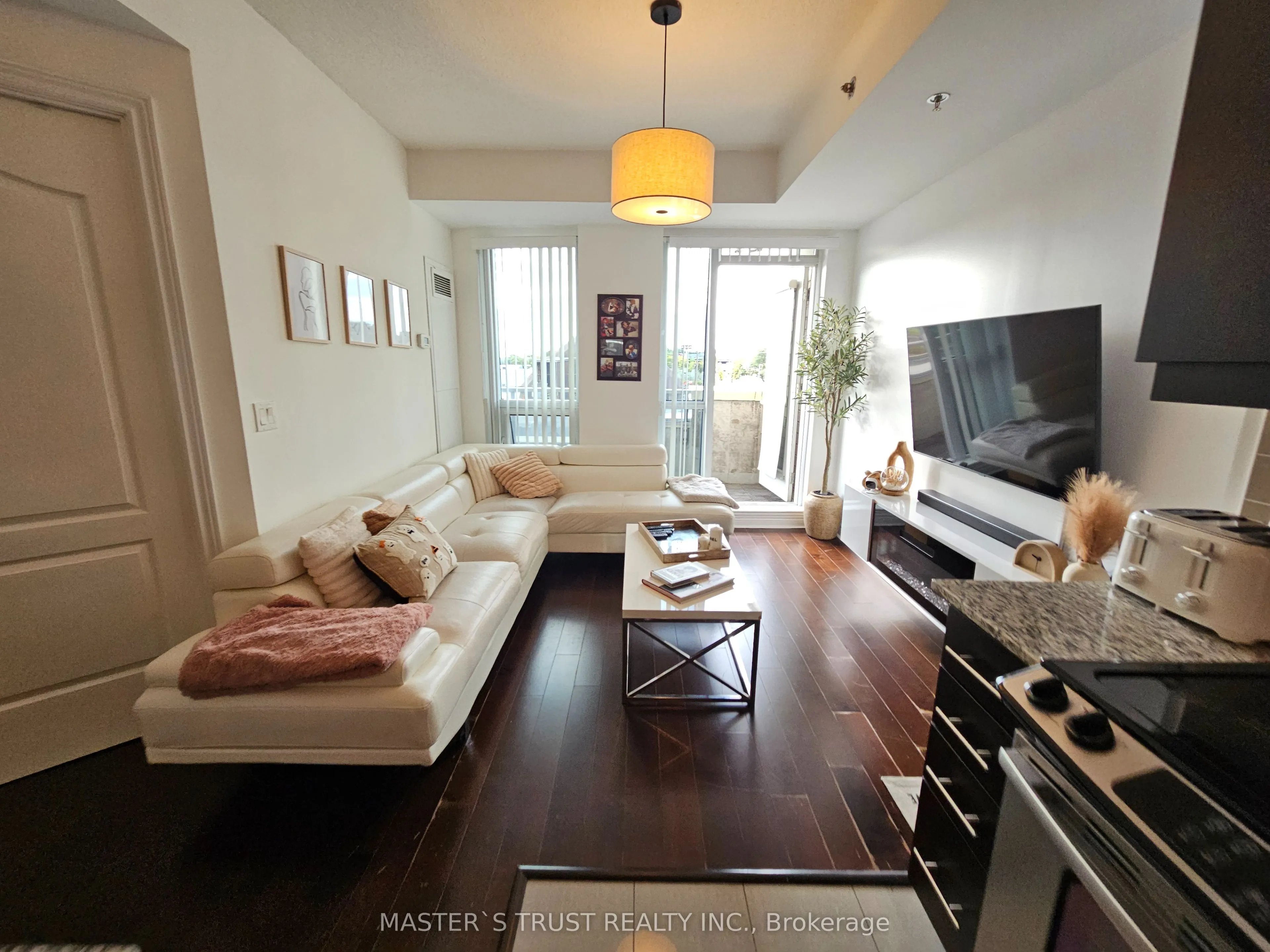 2756 Old Leslie Street, #215