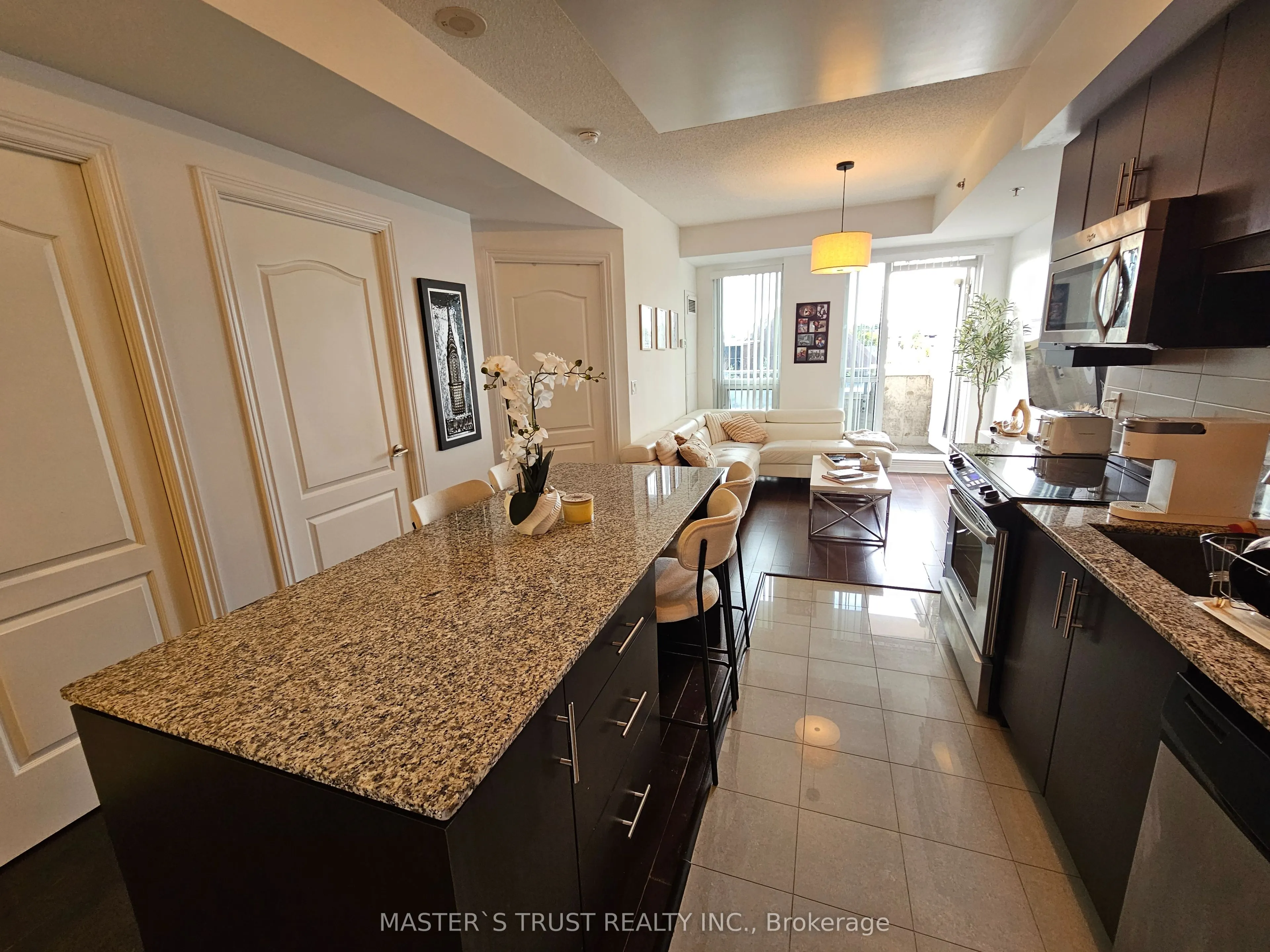 2756 Old Leslie Street, #215