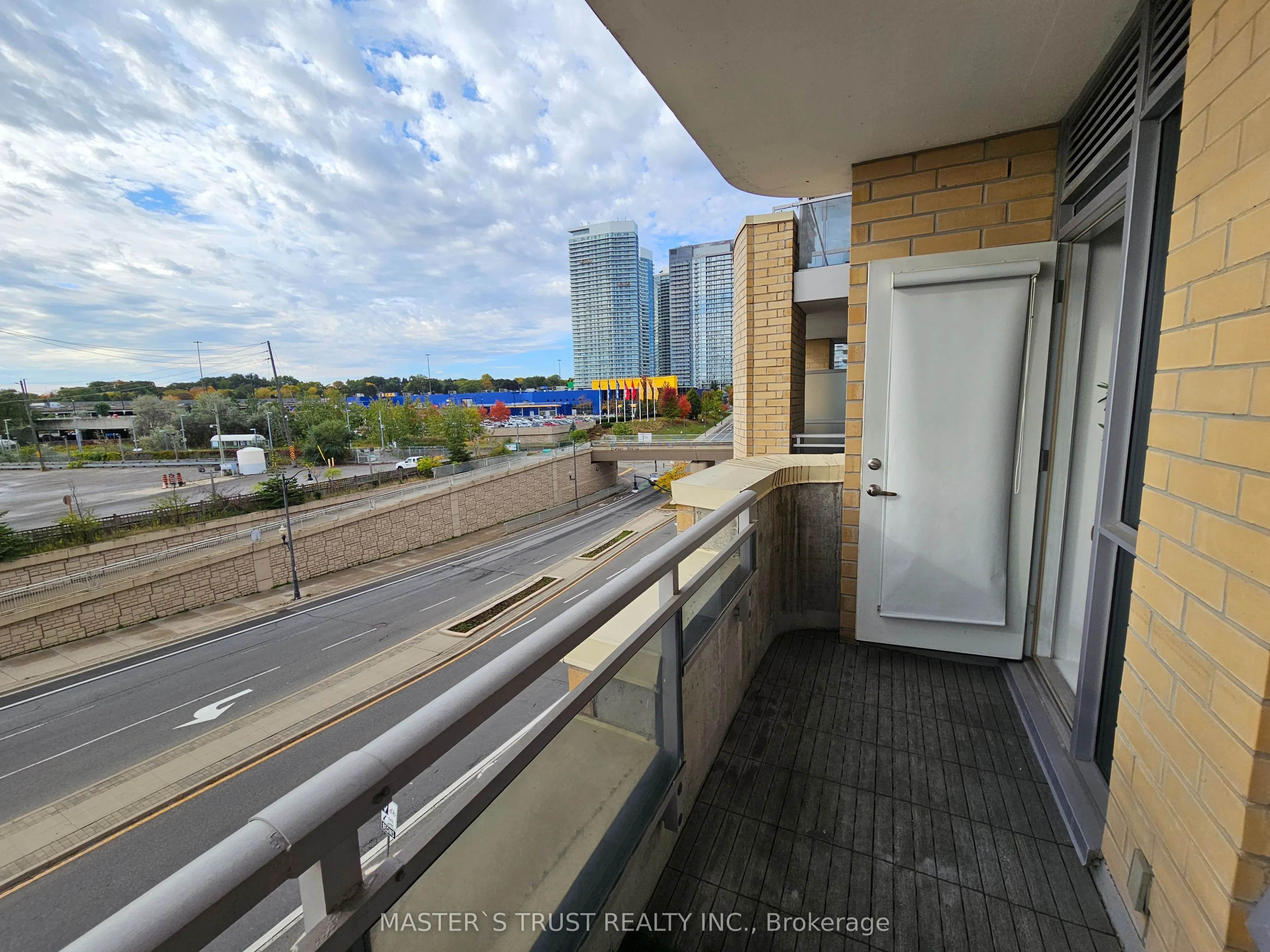 2756 Old Leslie Street, #215