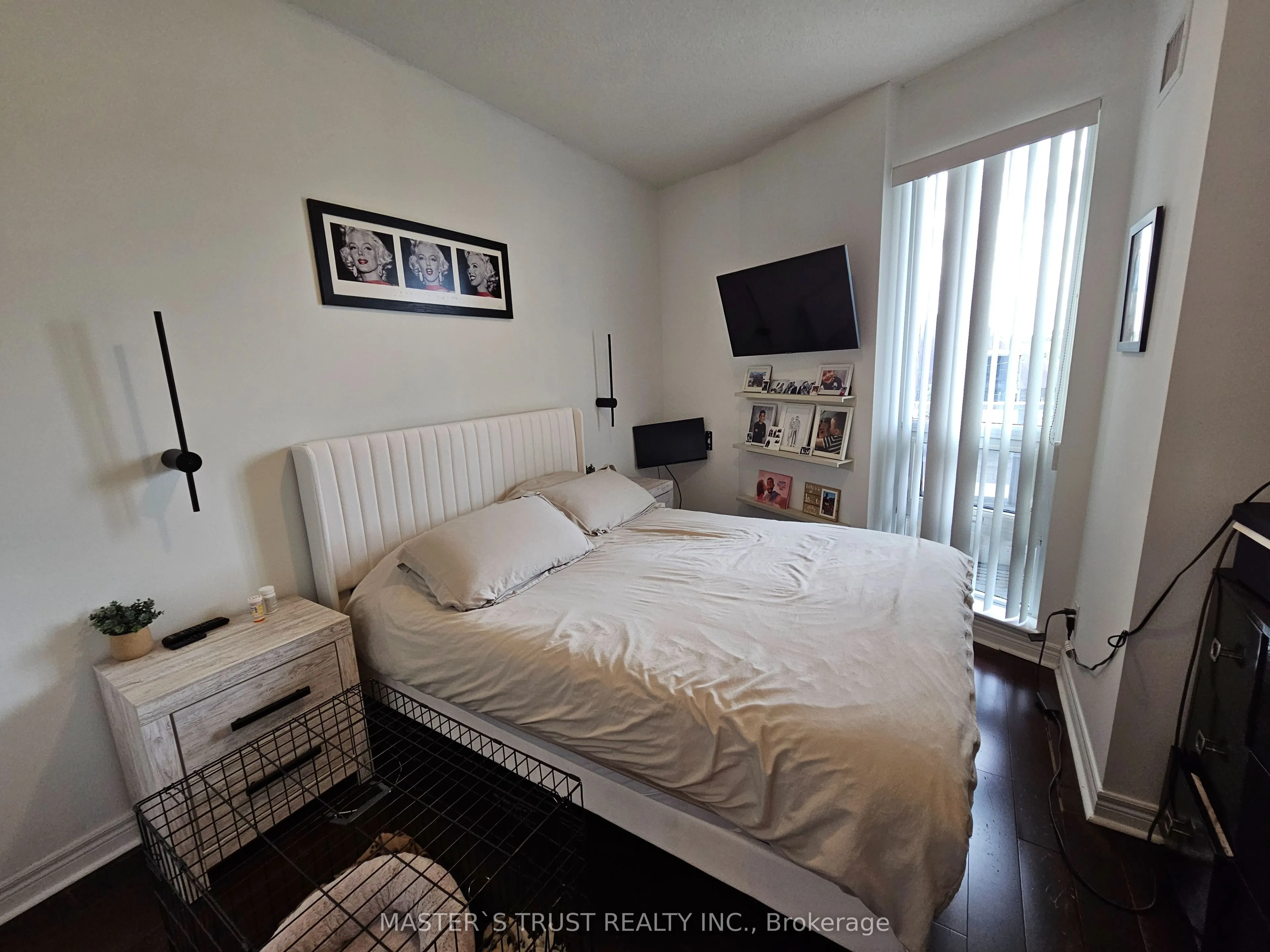 2756 Old Leslie Street, #215