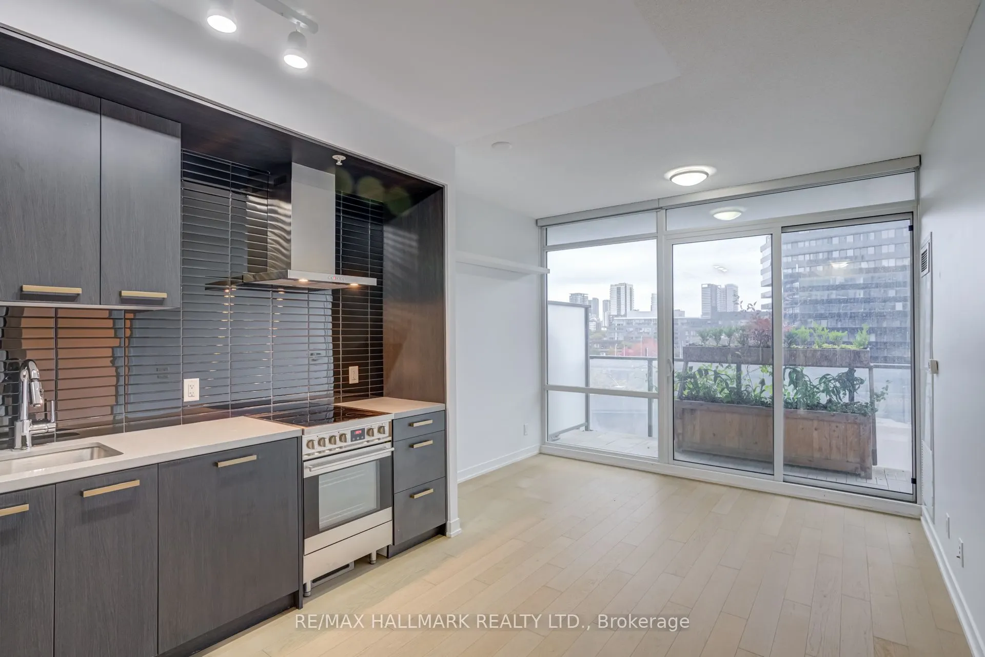 120 Bayview Avenue, #S513