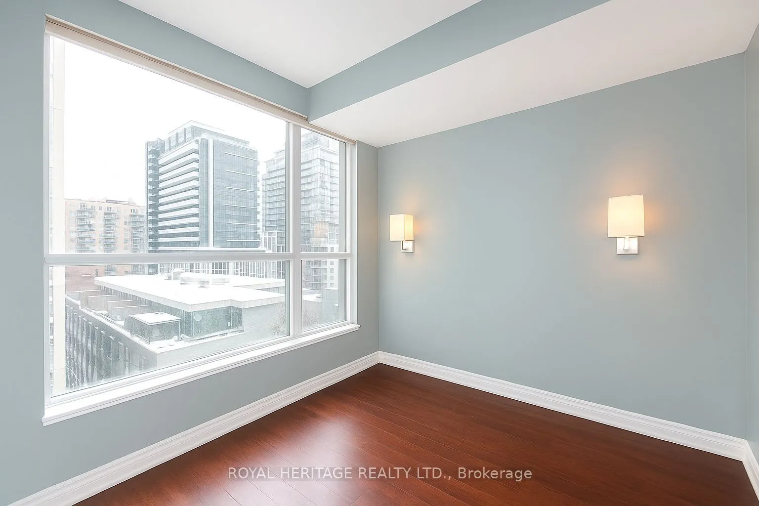 230 King Street E, #905