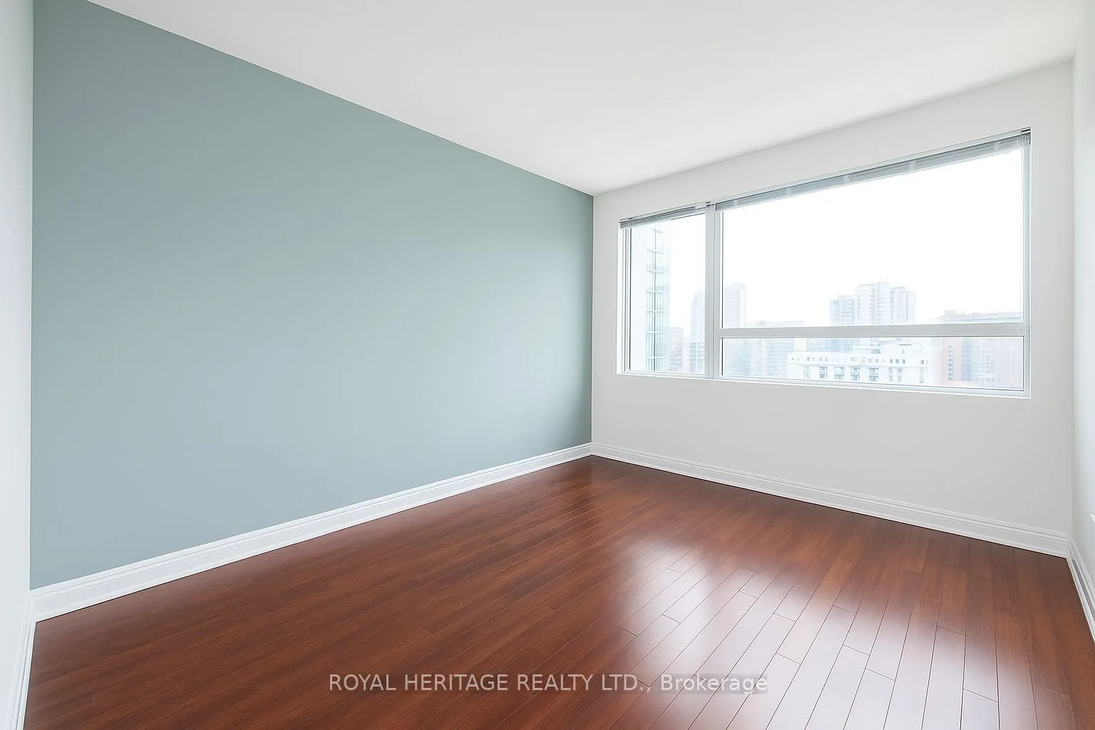 230 King Street E, #905