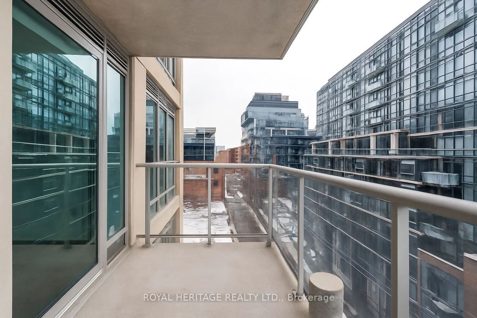 230 King Street E, #905