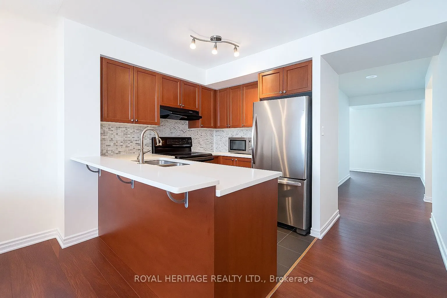 230 King Street E, #905
