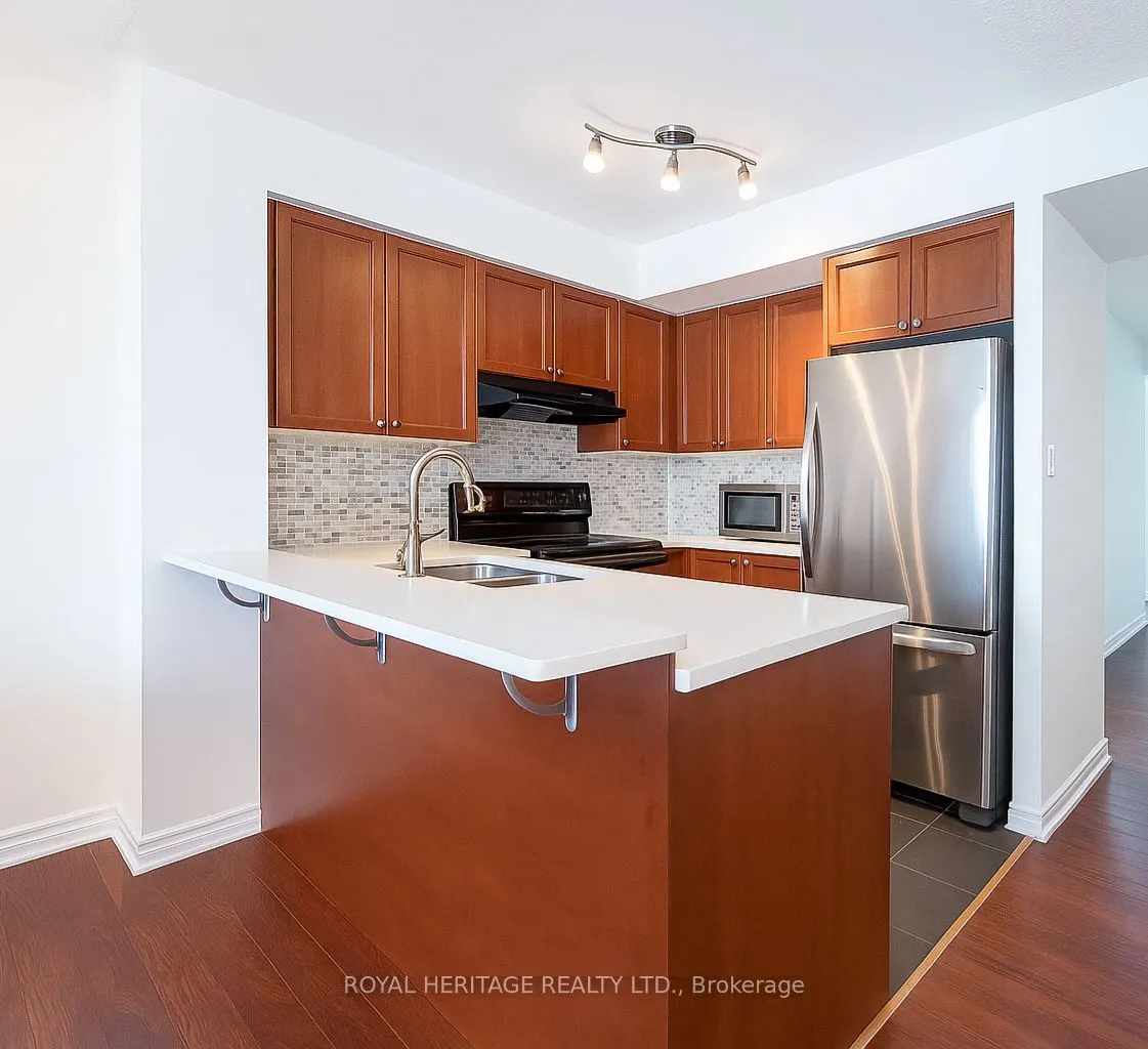 230 King Street E, #905