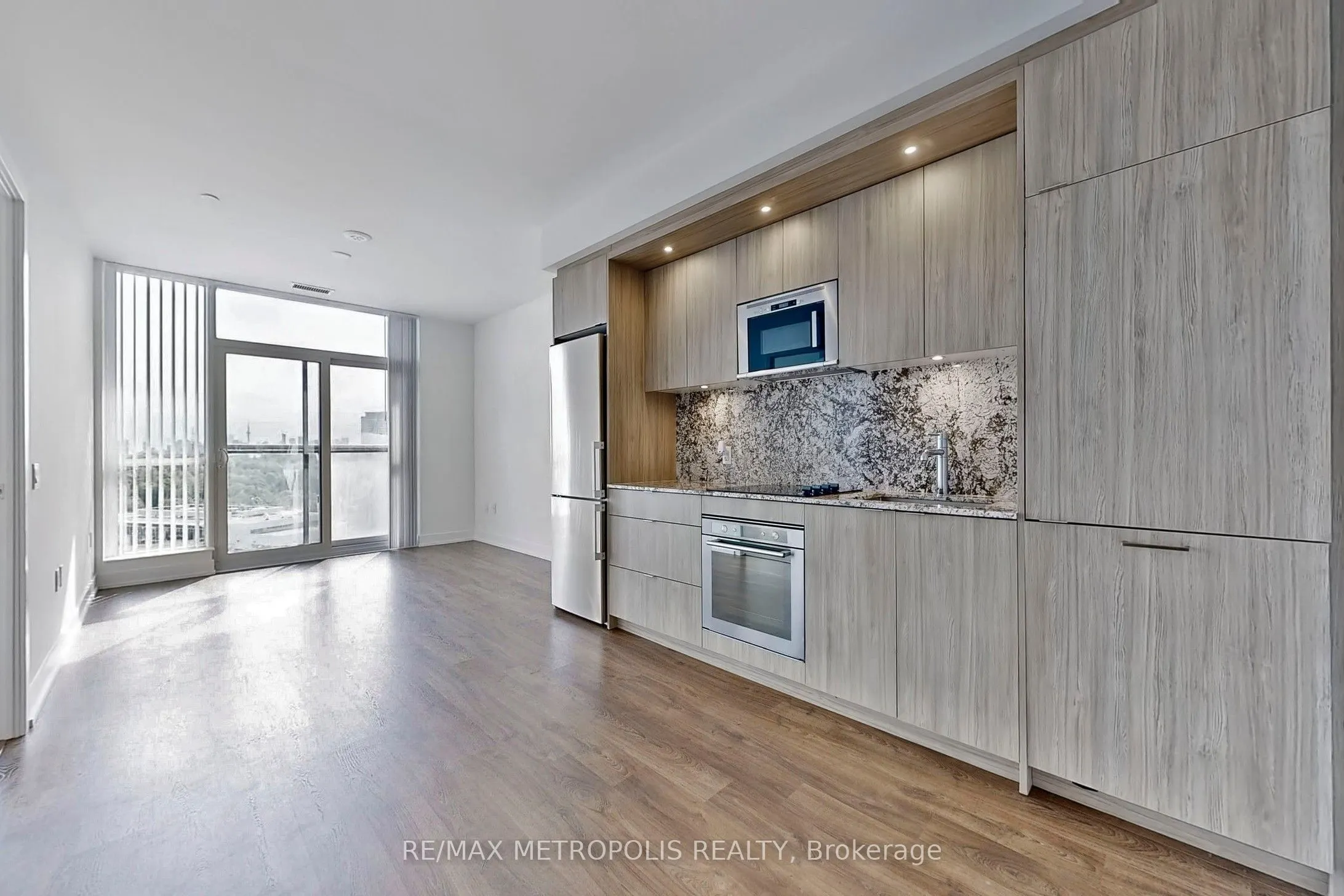 20 Inn On The Park Drive, #638