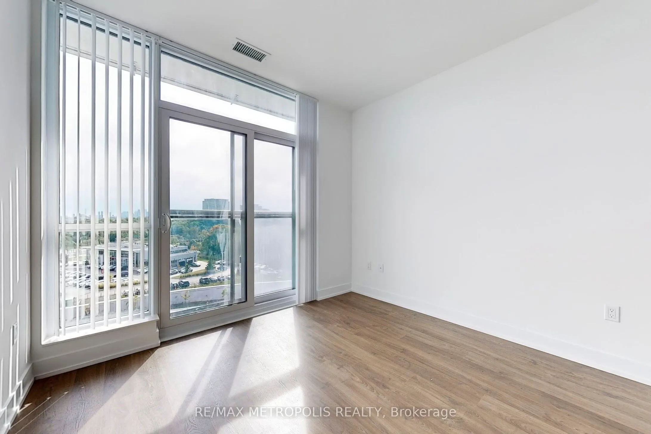 20 Inn On The Park Drive, #638