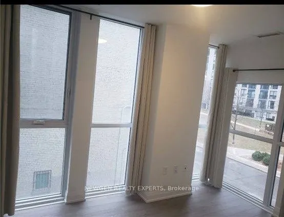 77 Mutual Street W, #204