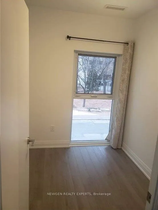 77 Mutual Street W, #204