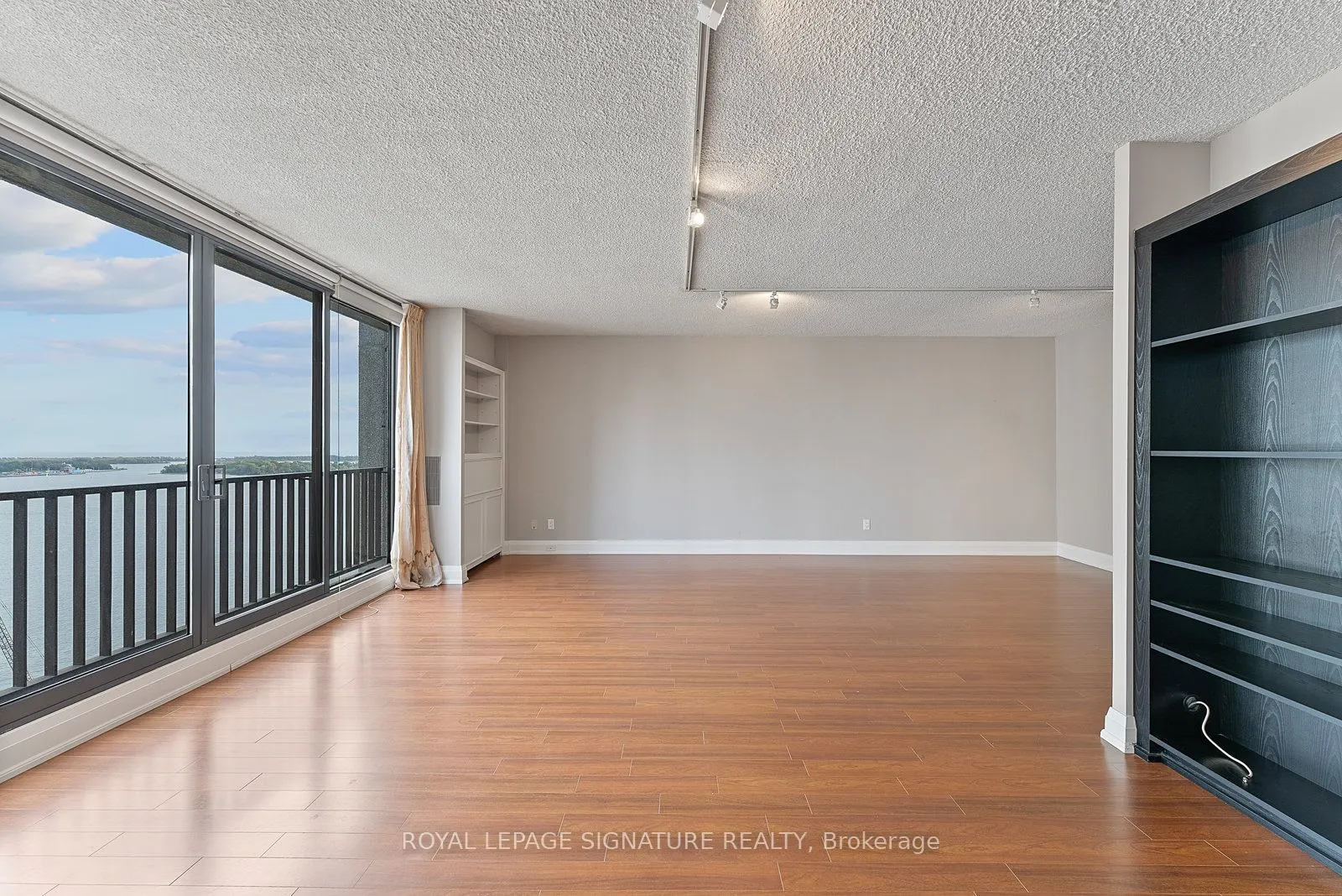 33 Harbour Square, #2436