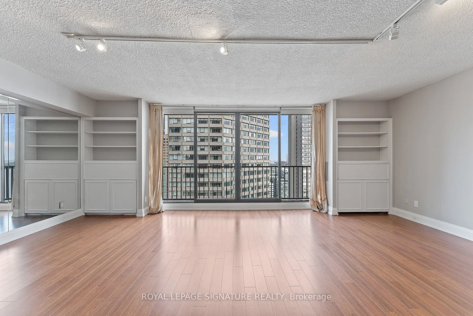 33 Harbour Square, #2436