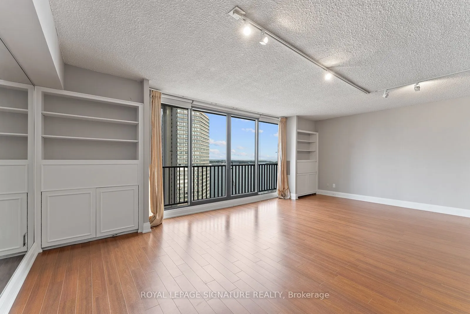 33 Harbour Square, #2436