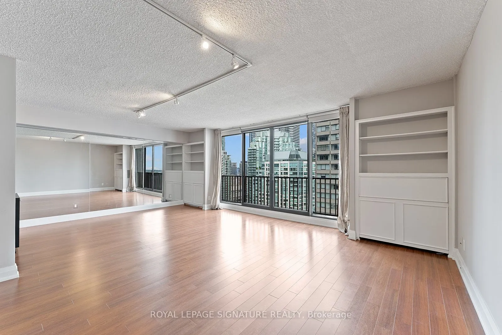 33 Harbour Square, #2436