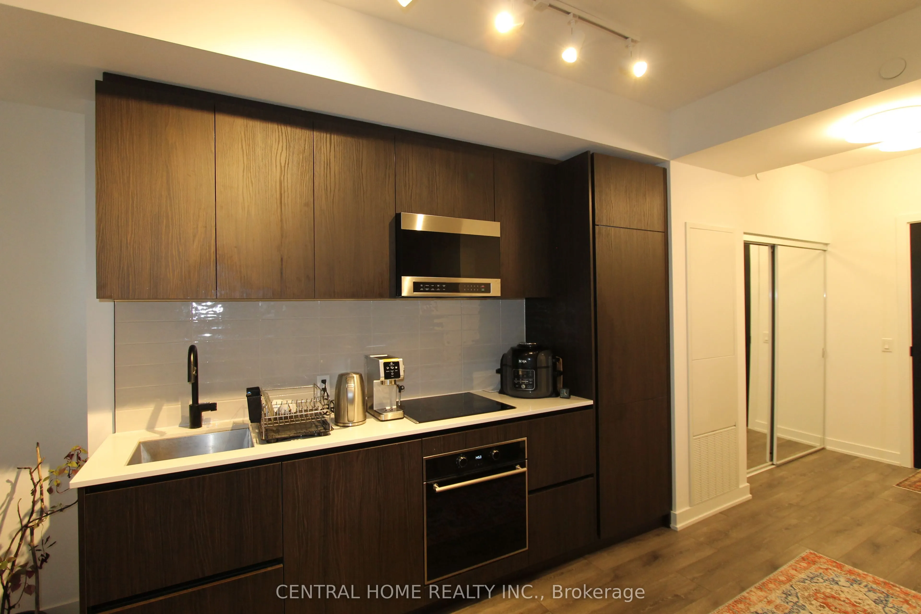 127 Broadway Avenue, #2708