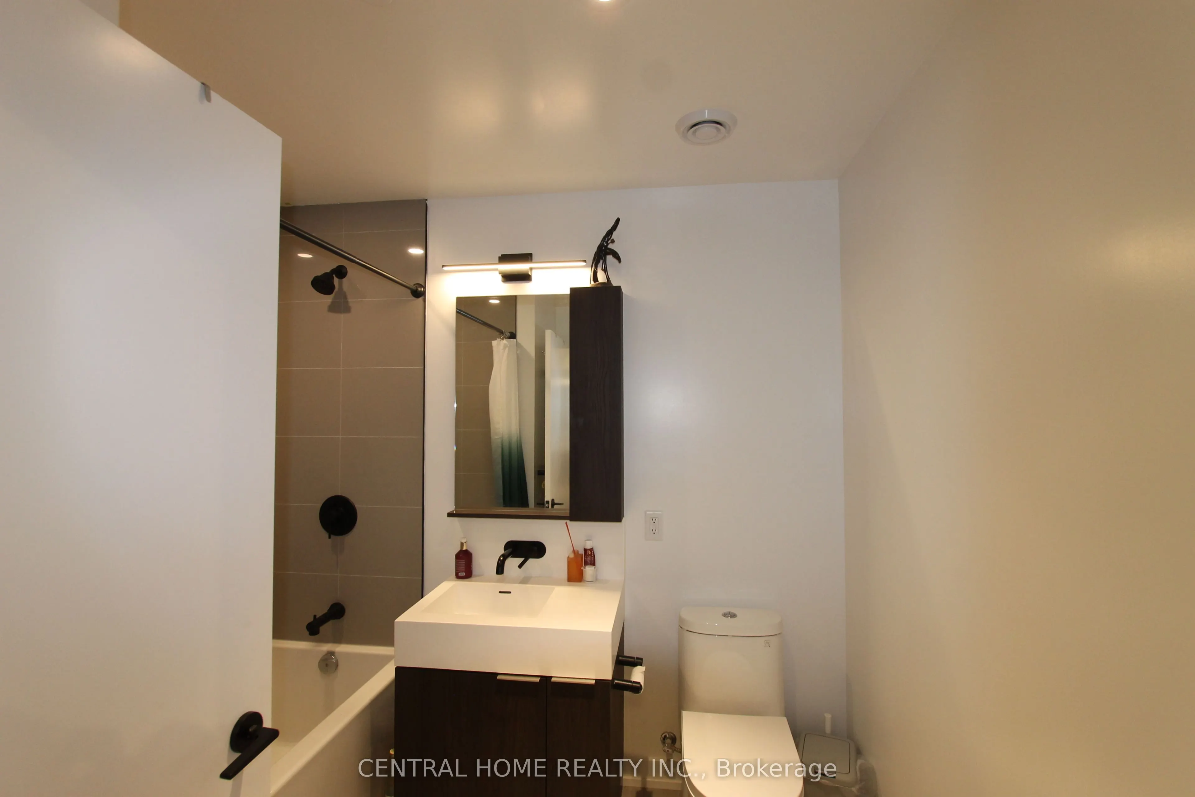 127 Broadway Avenue, #2708