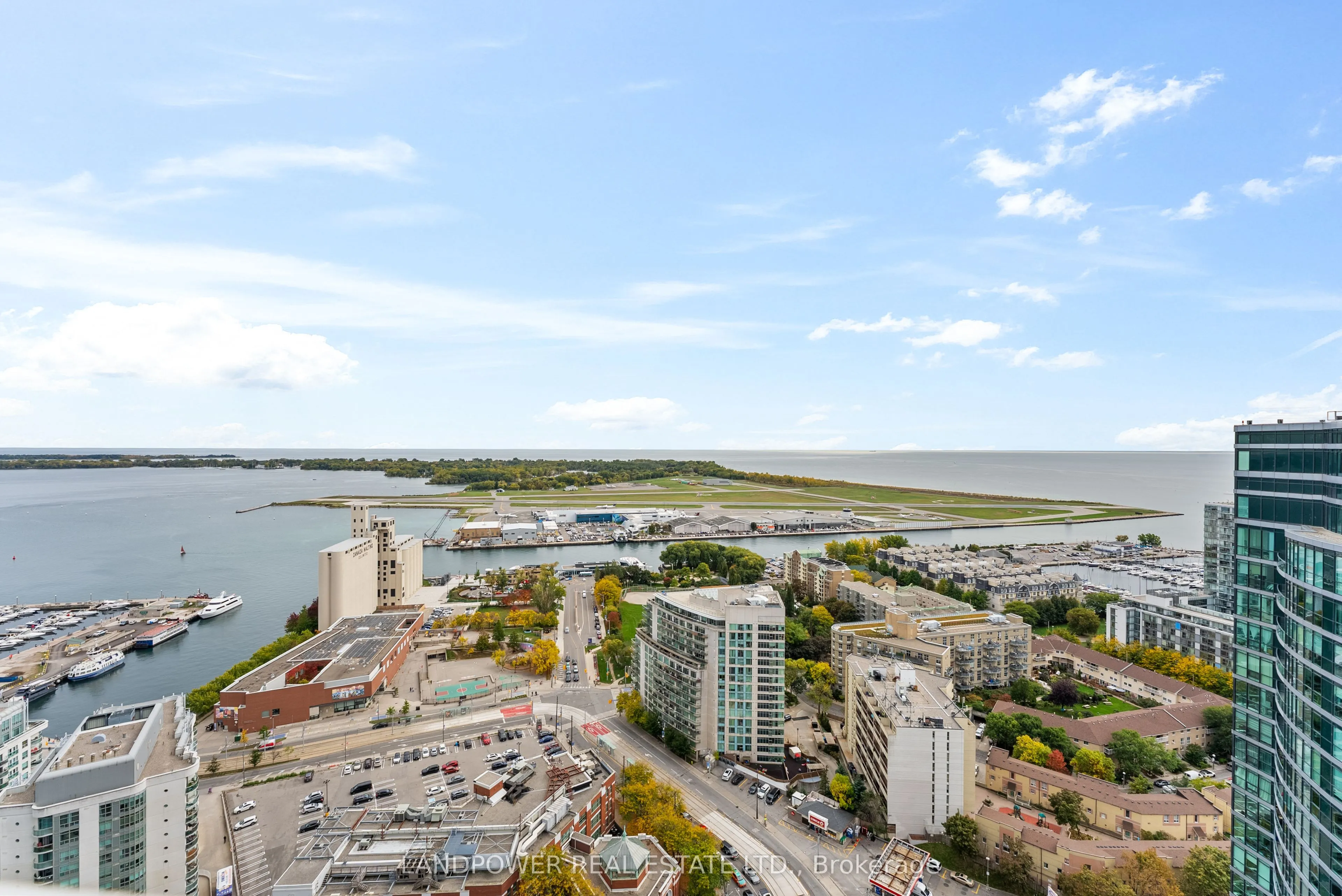 19 Bathurst Street, #3812