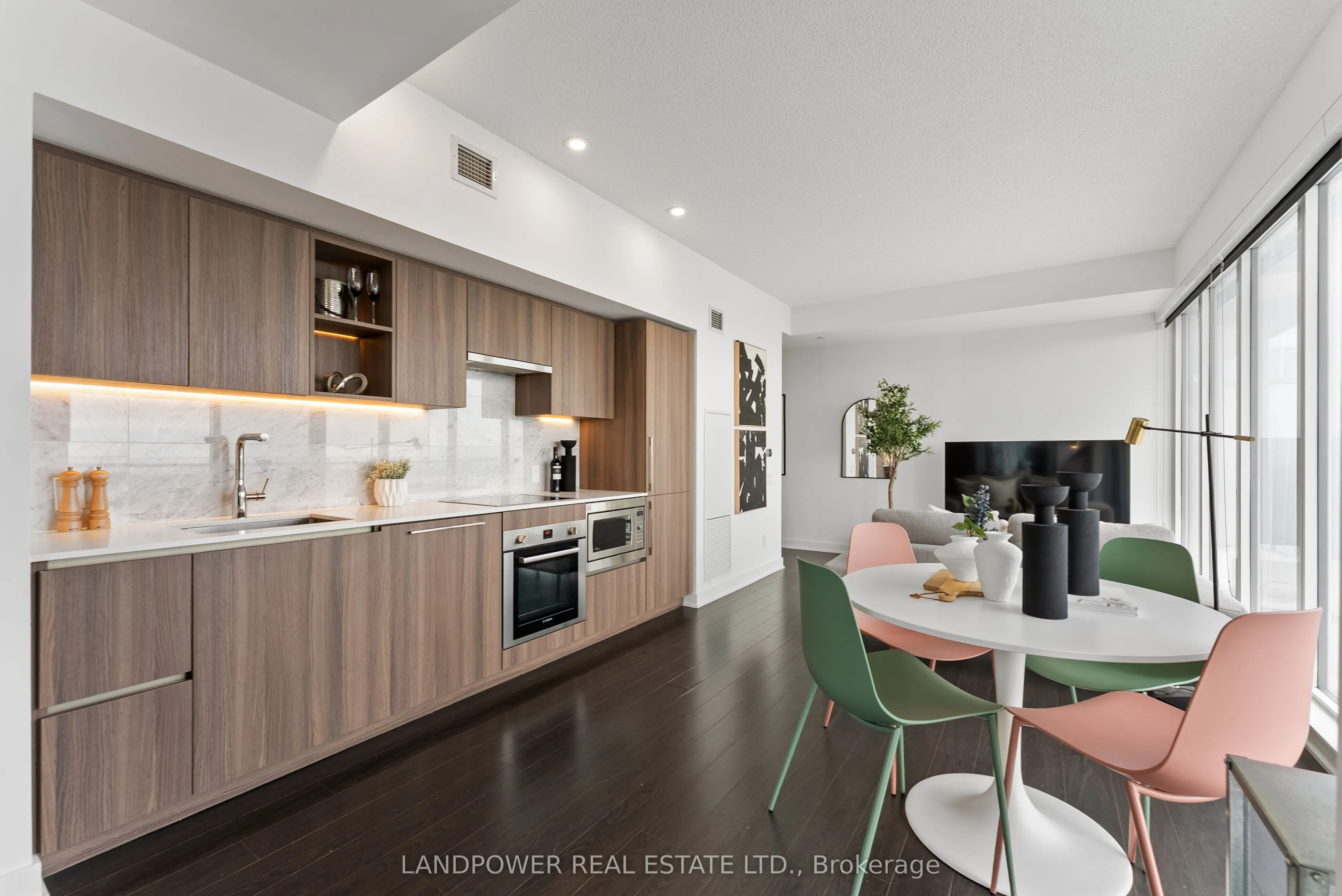 19 Bathurst Street, #3812
