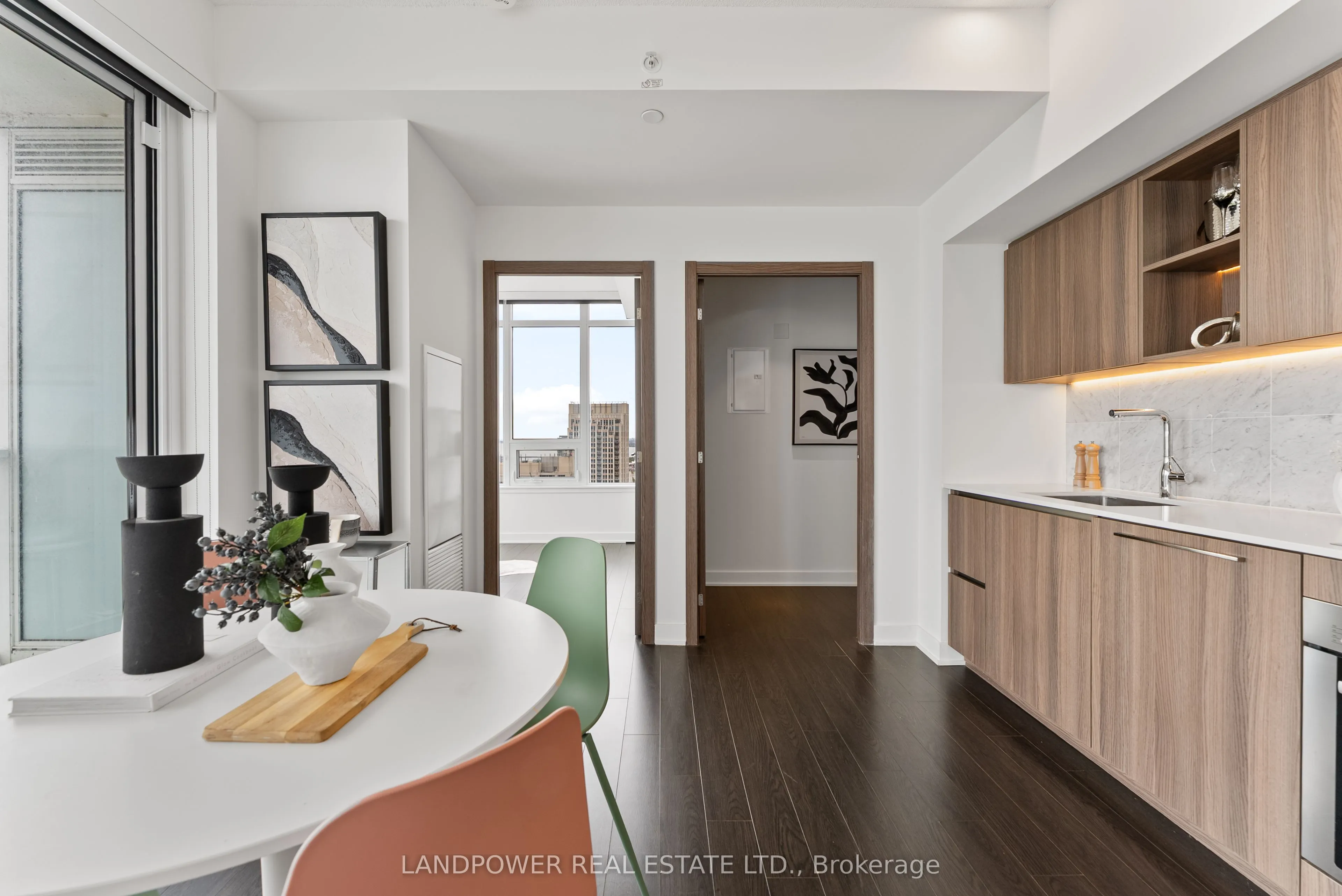 19 Bathurst Street, #3812