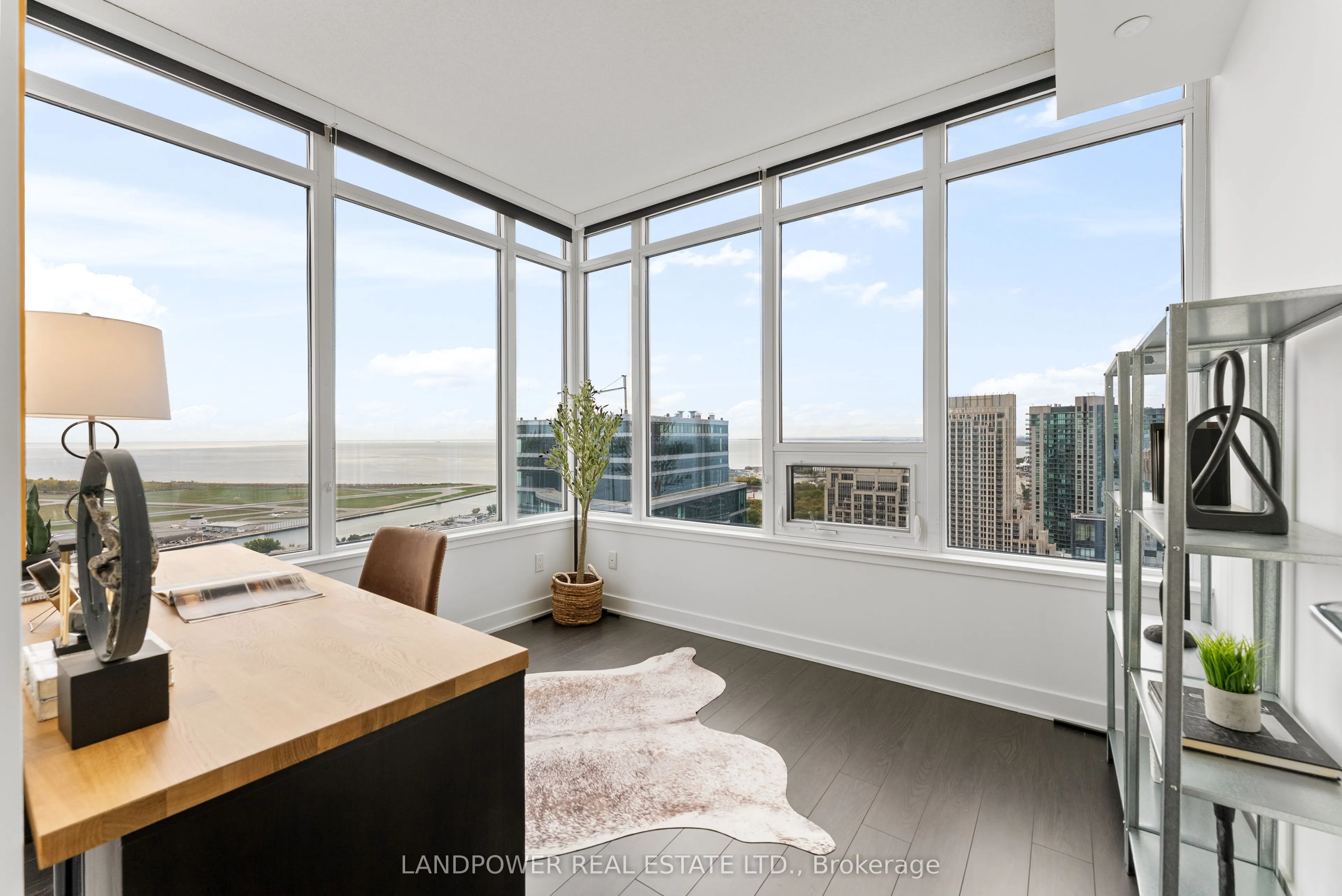 19 Bathurst Street, #3812