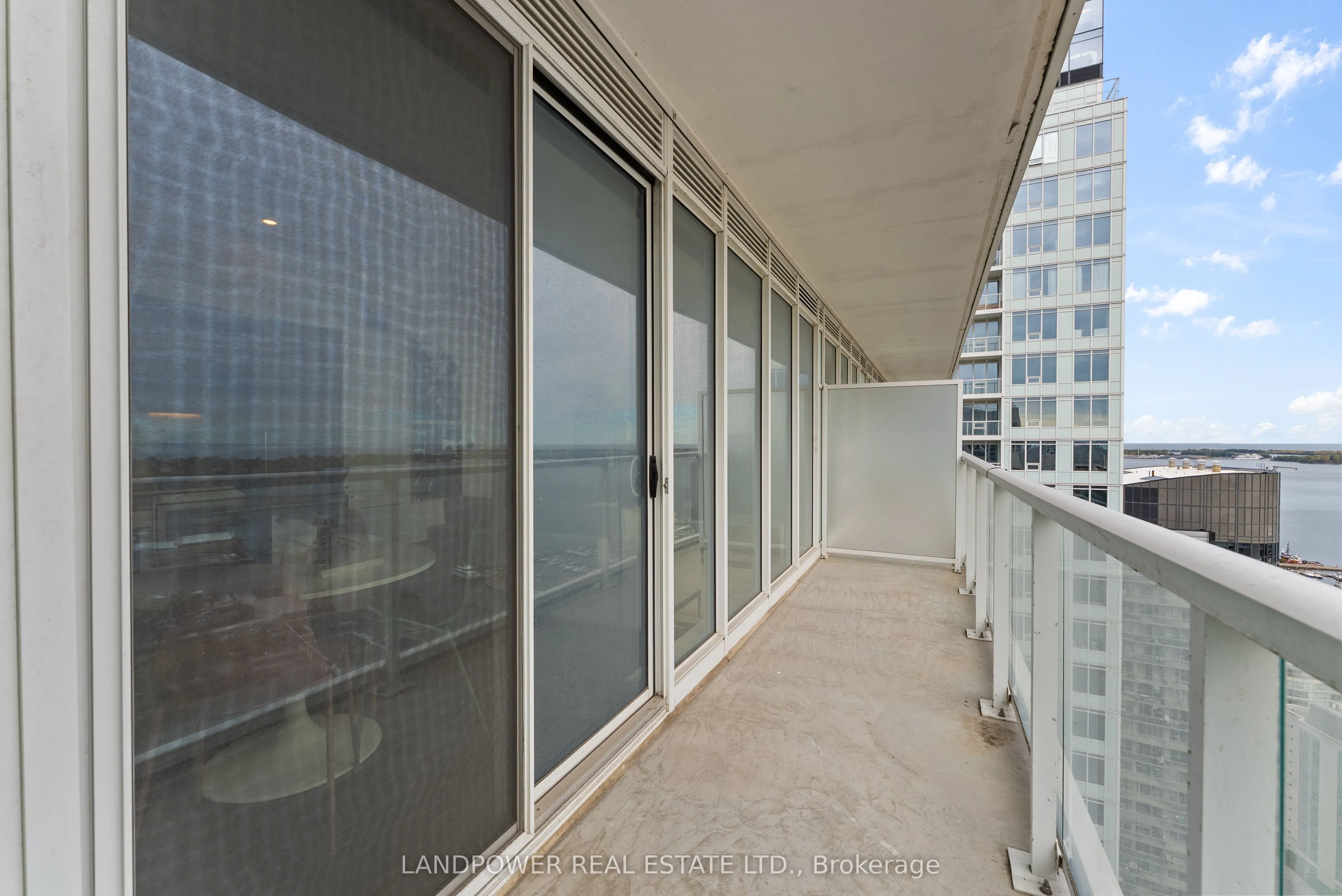 19 Bathurst Street, #3812