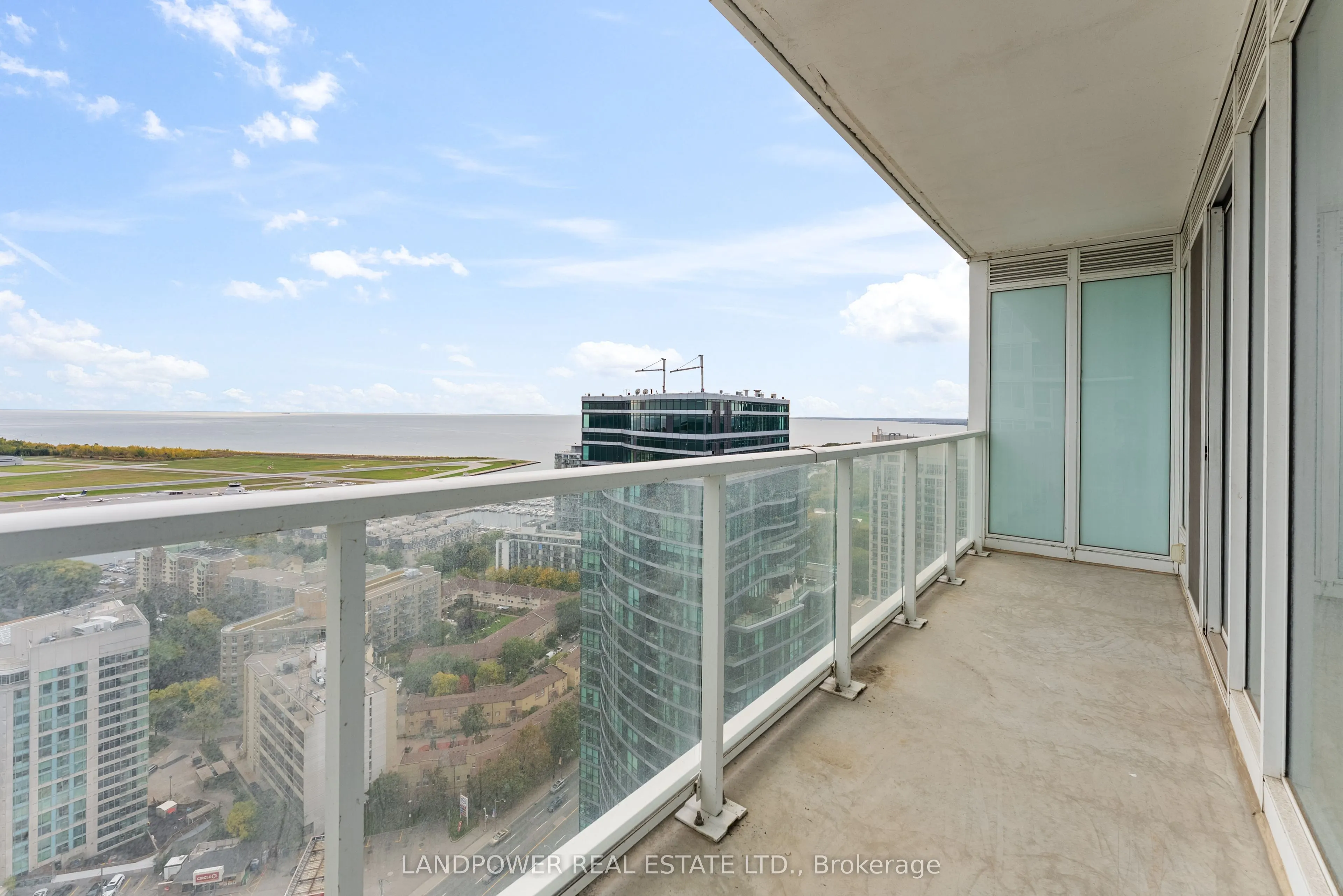 19 Bathurst Street, #3812