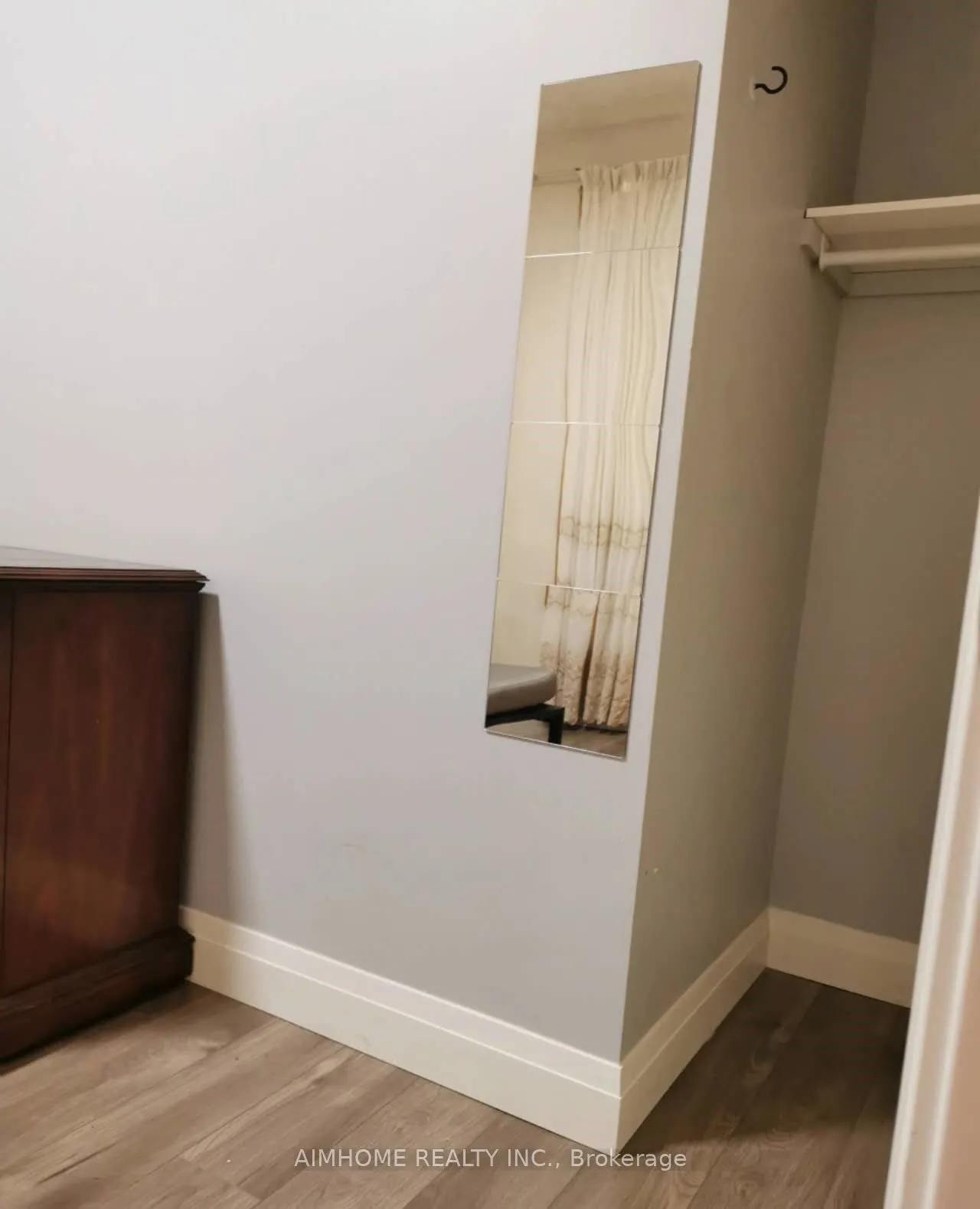 44 Robinson Street, #MFL 1BR