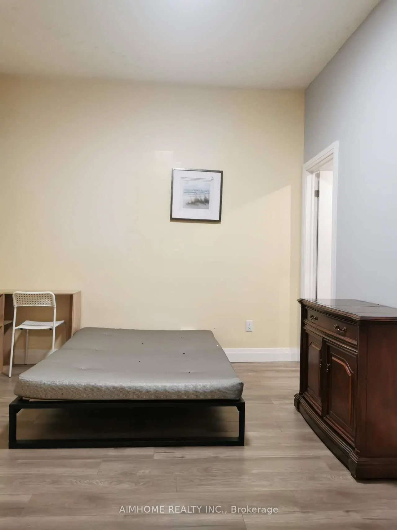 44 Robinson Street, #MFL 1BR